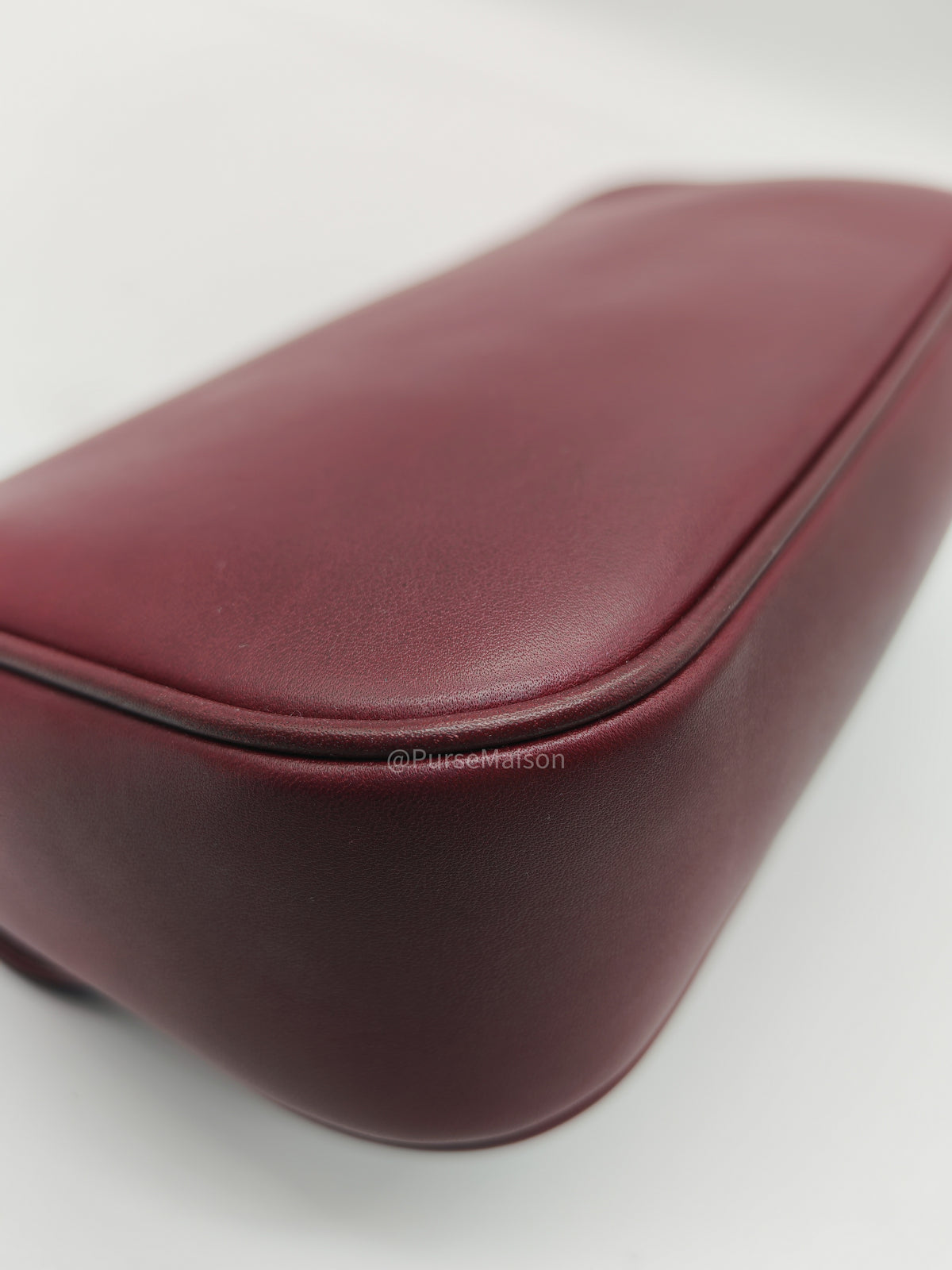 Gucci Horsebit 1955 East West Shoulder Bag in Rosso Ancora Calfskin Leather and Light Gold Hardware