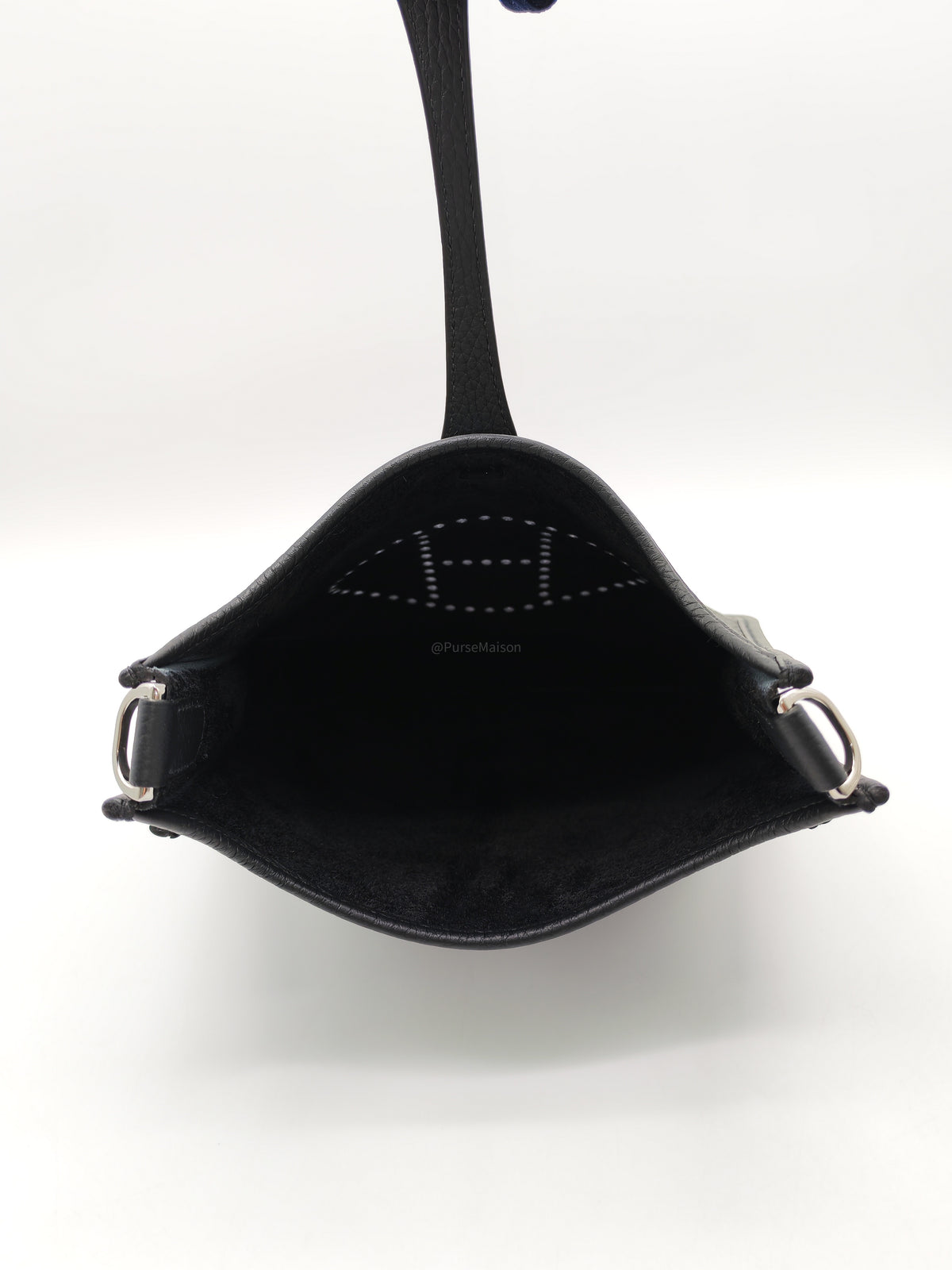 Hermes Evelyne 23 in Black/Noir Taurillon Clemence Leather Palladium Hardware Stamp G(2026)