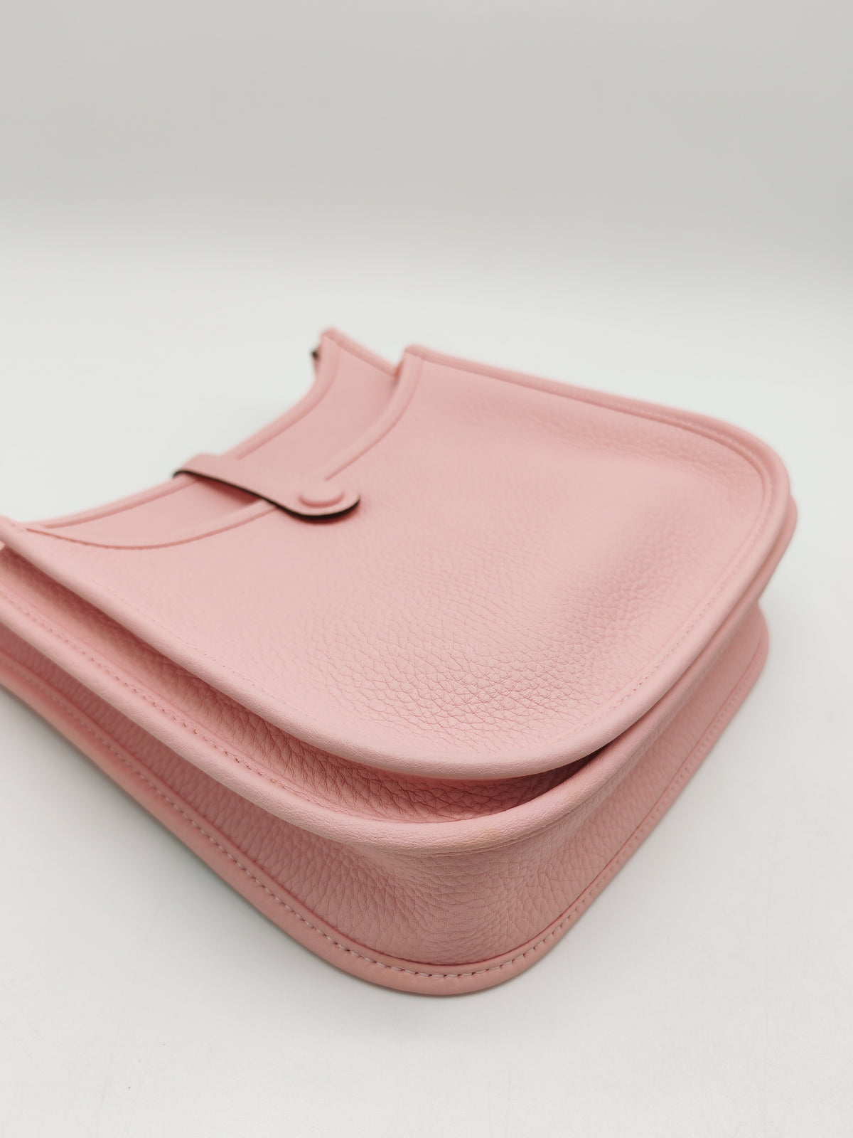 Hermes Evelyne Poche III 23 in Sakura Pink Clemence Leather Palladium Hardware Stamp K (2025)
