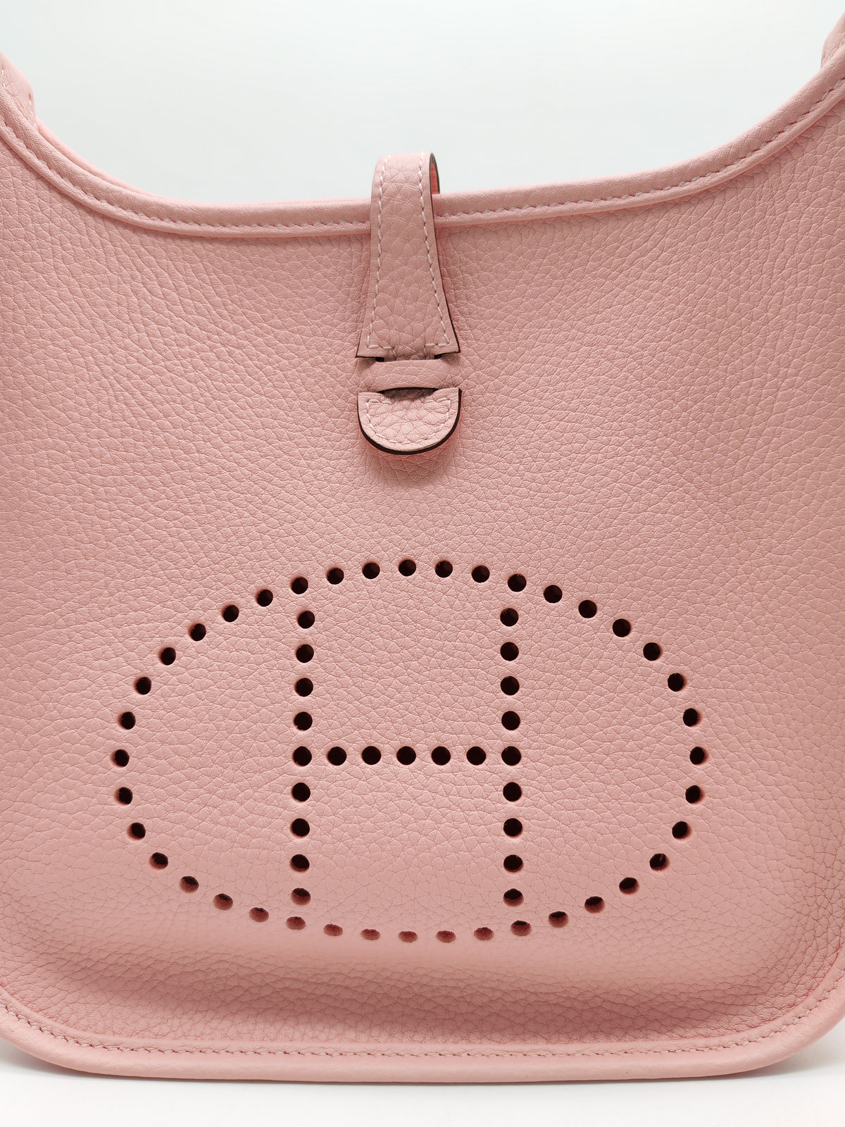 Hermes Evelyne Poche III 23 in Sakura Pink Clemence Leather Palladium Hardware Stamp K (2025)
