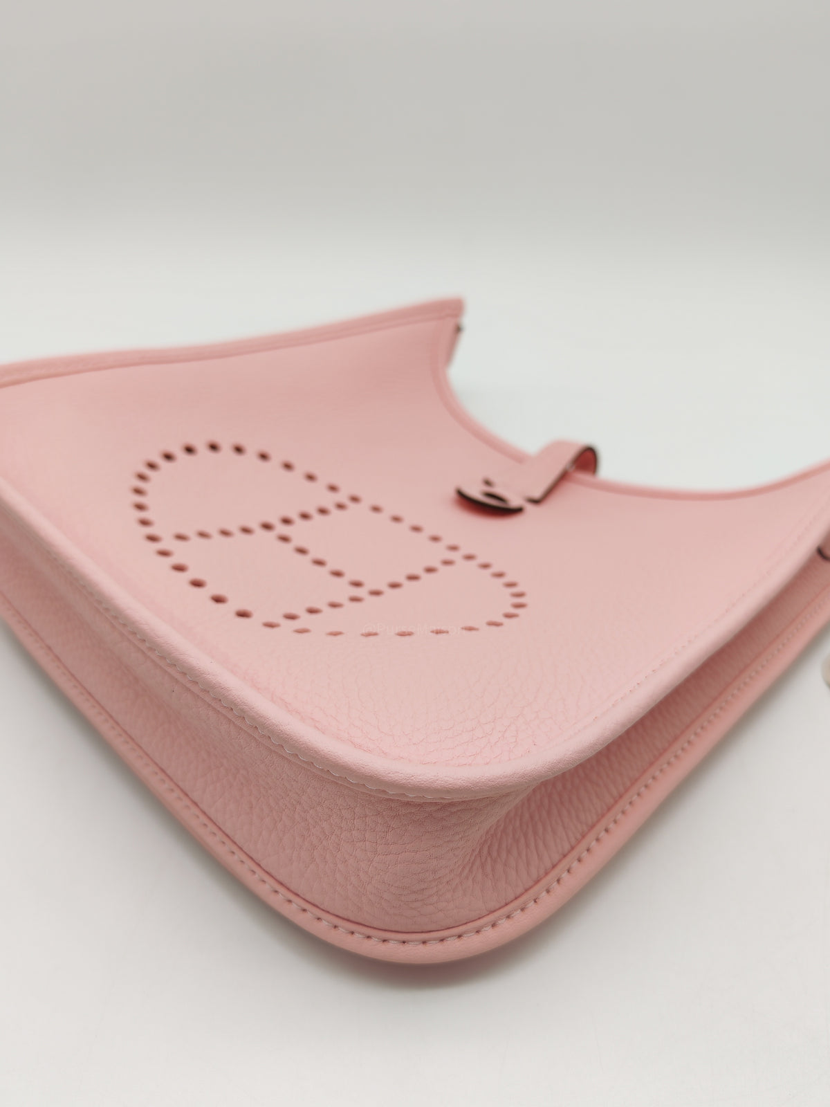 Hermes Evelyne Poche III 23 in Sakura Pink Clemence Leather Palladium Hardware Stamp K (2025)