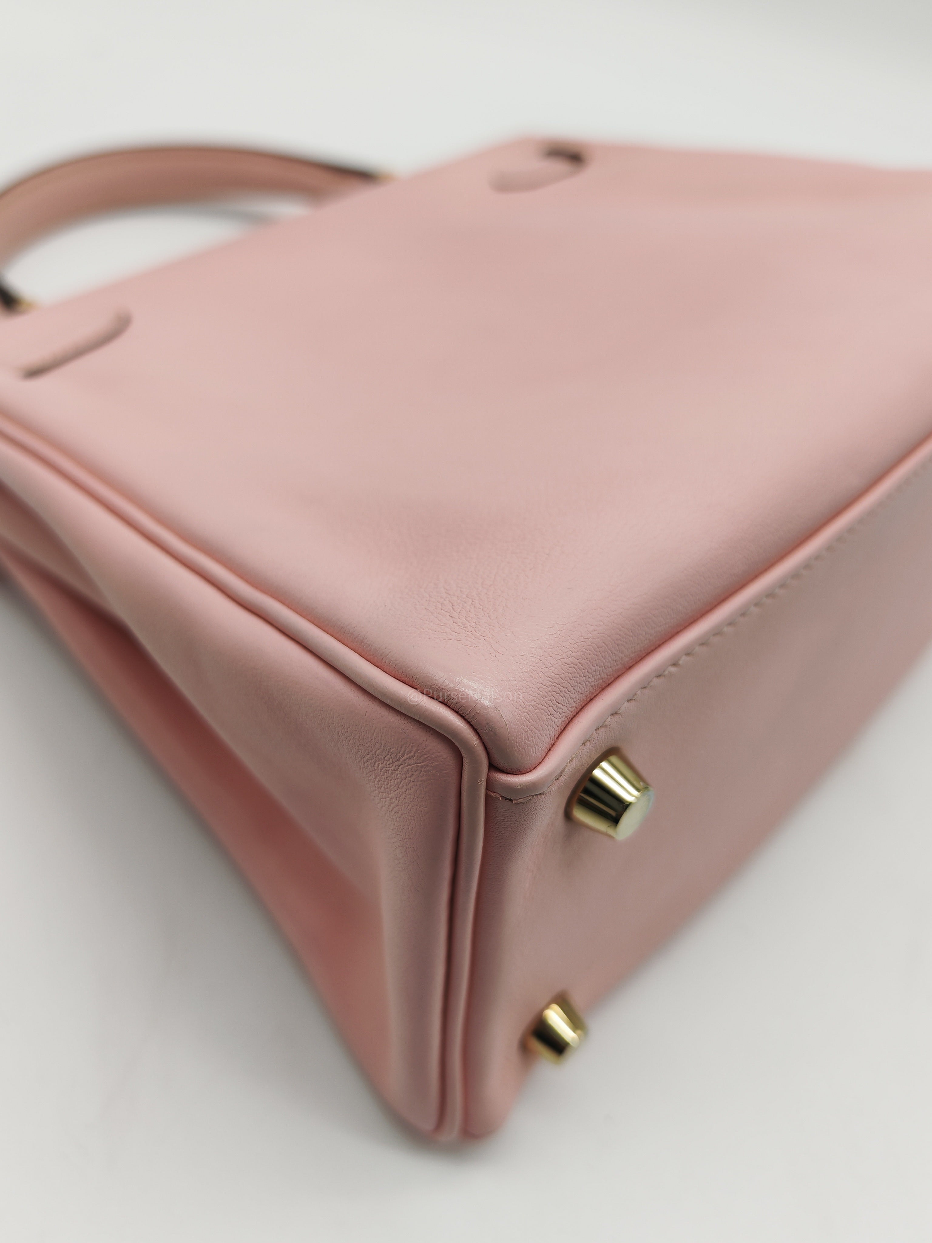 Hermes Kelly 25 Retourne in Rose Sakura Swift Leather and Gold Hardware Stamp T (2015)