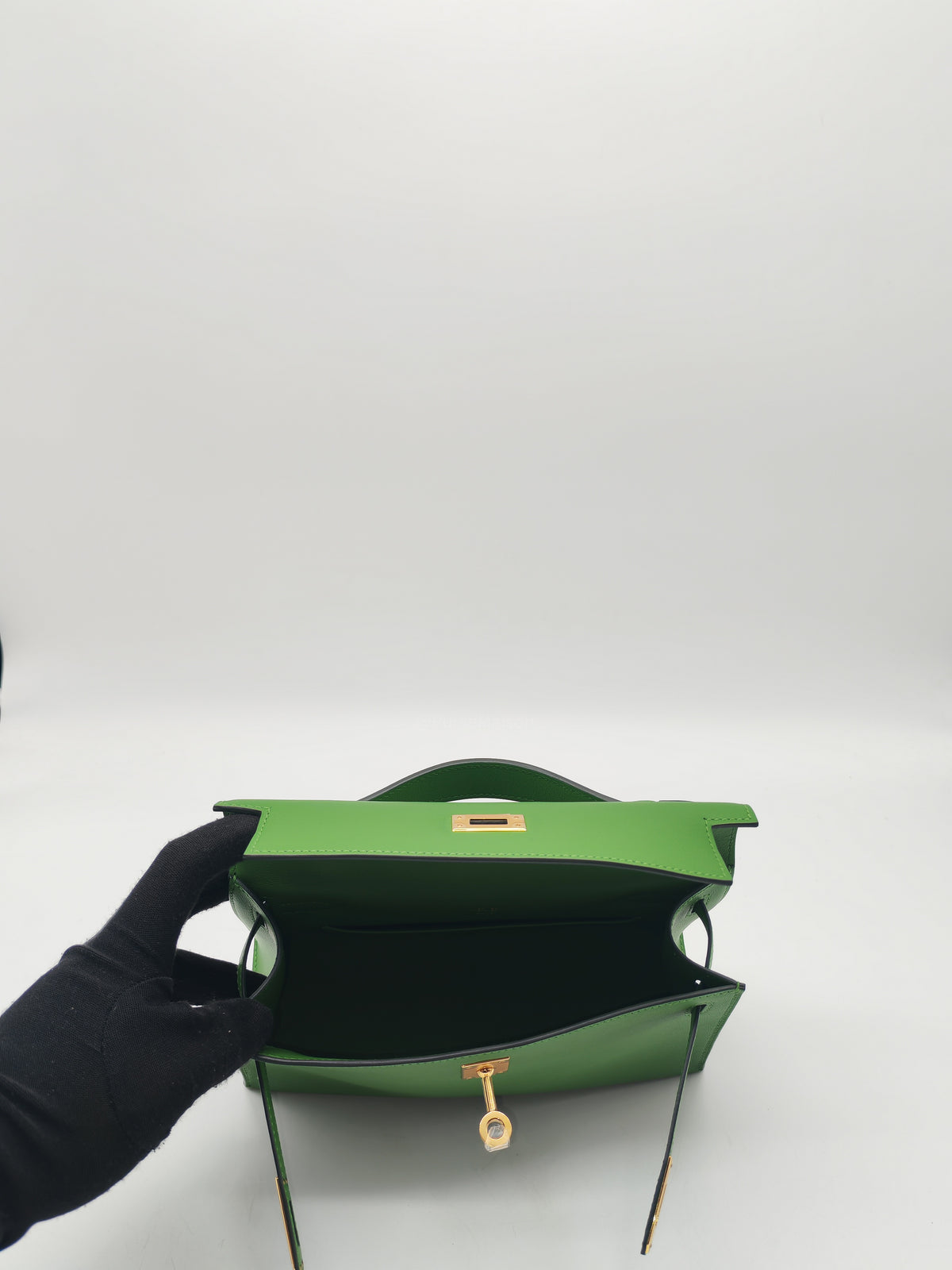 Hermes Kelly Pochette in Vert Yucca Swift Leather Gold Hardware Stamp B (2023)