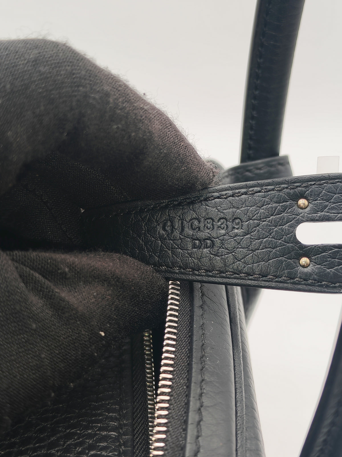 Hermes Lindy 26 in Noir Clemence Leather Palladium Hardware Stamp G (2026)