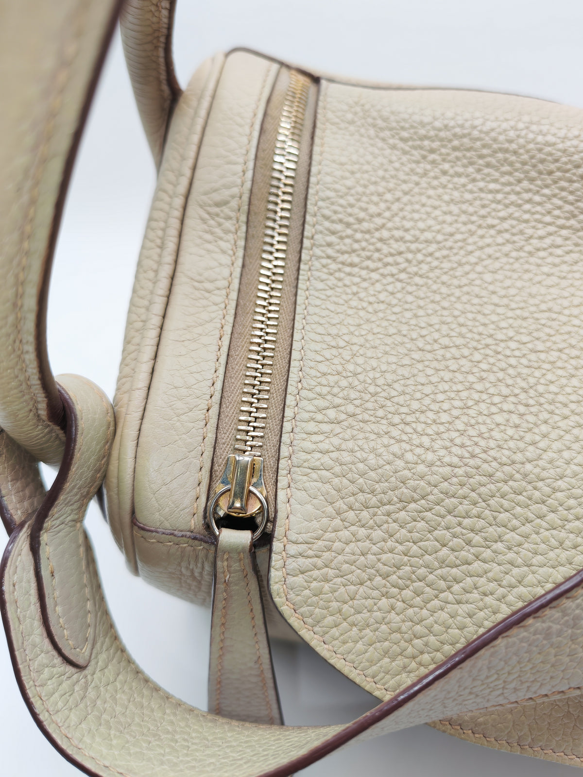 Hermes Lindy 30 in Trench Clemence Leather Gold Hardware Stamp Square Q (2013)