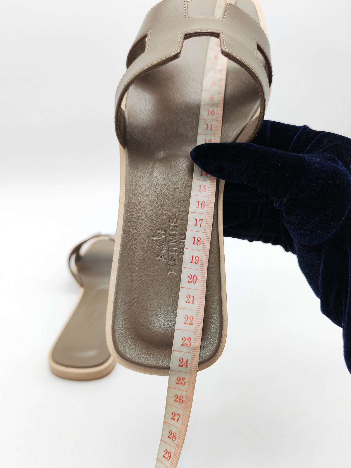 Hermes Oran Sandals in Etoupe Calfskin Leather Size 37 EU(23.5cm)
