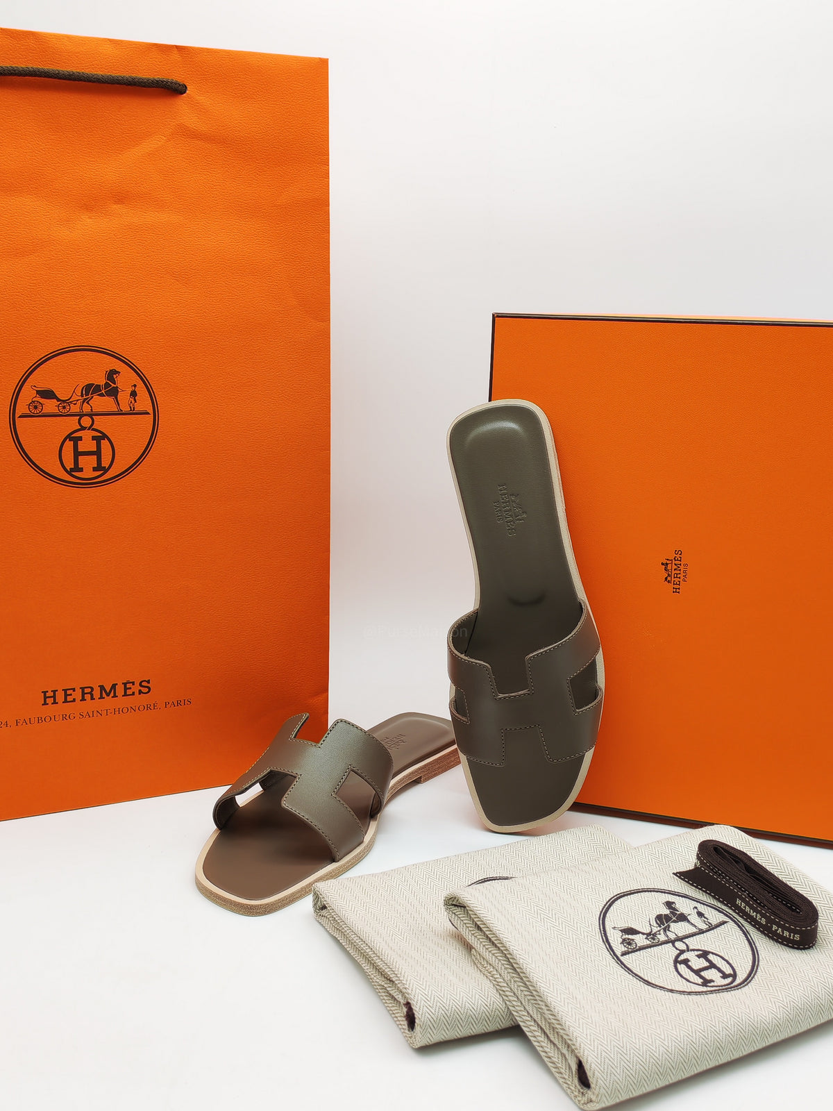 Hermes Oran Sandals in Etoupe Calfskin Leather Size 37 EU(23.5cm)