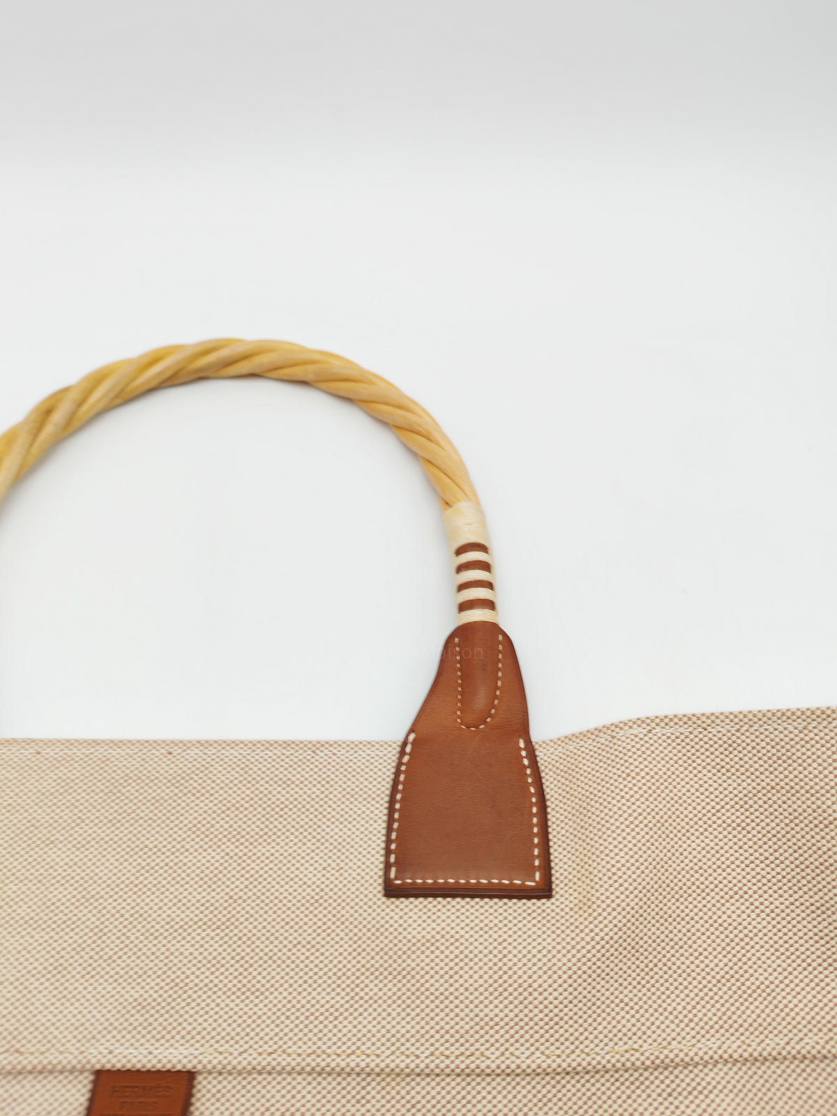 Hermès 31 Ecru Fauves Handbag Tote Bag in Light Beige Multicolor Toile H Canvas Stamp Square O (2011))