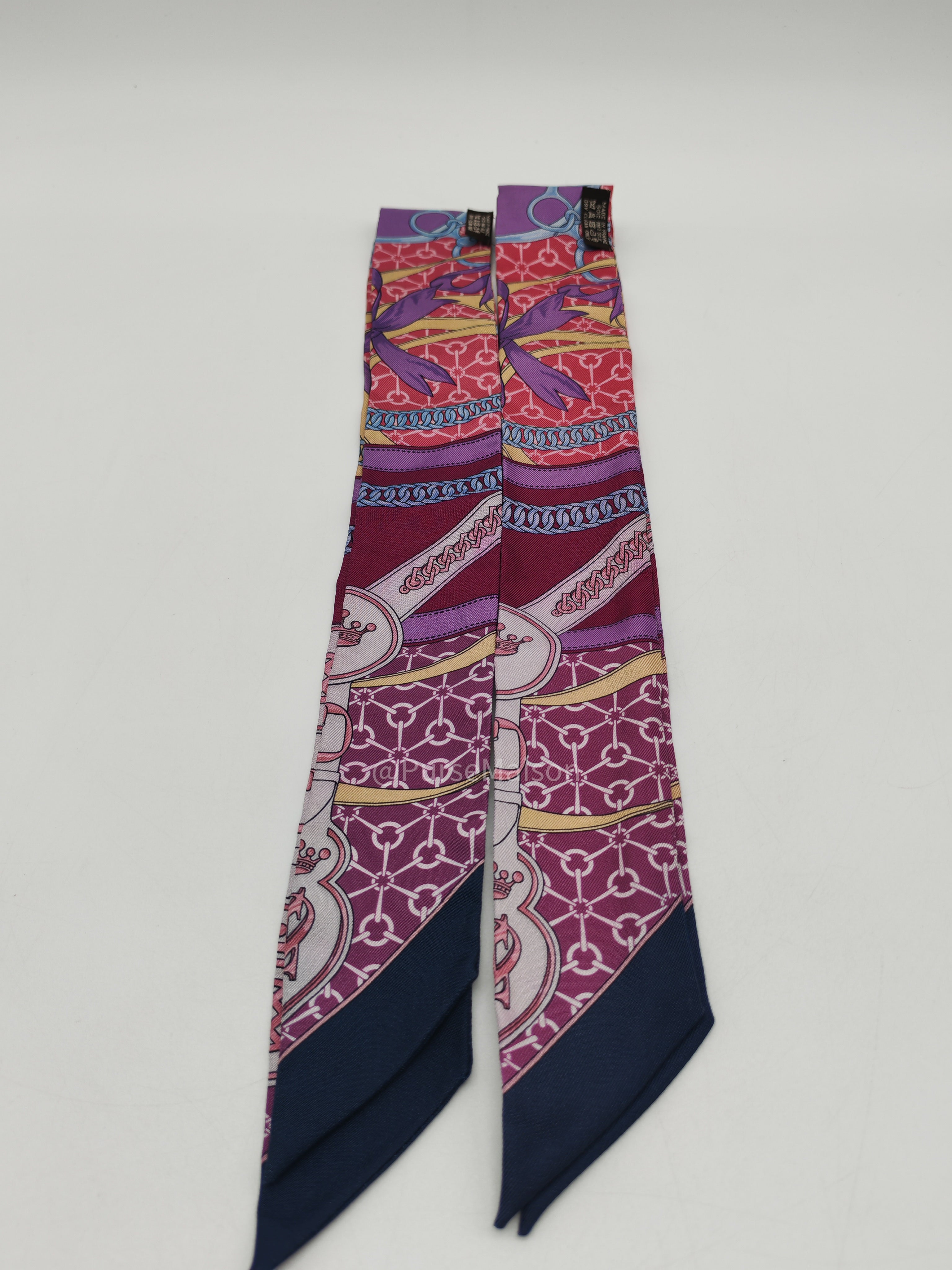 Hermes La Promenade Du Matin Rose, Mauve Silk Twilly (Pair)