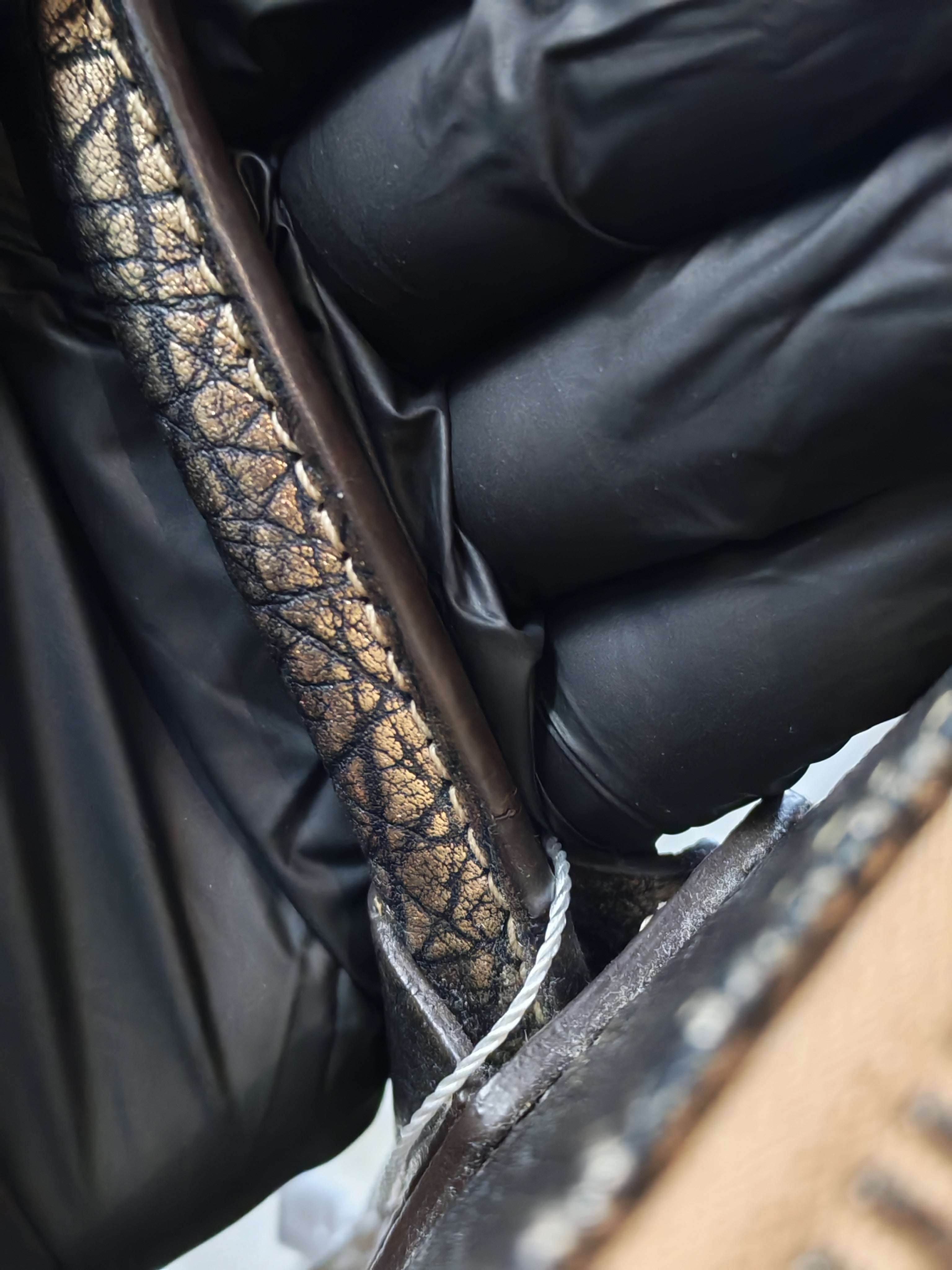 Antigona Medium in Metallic Gold Pebbled Calfskin Leather