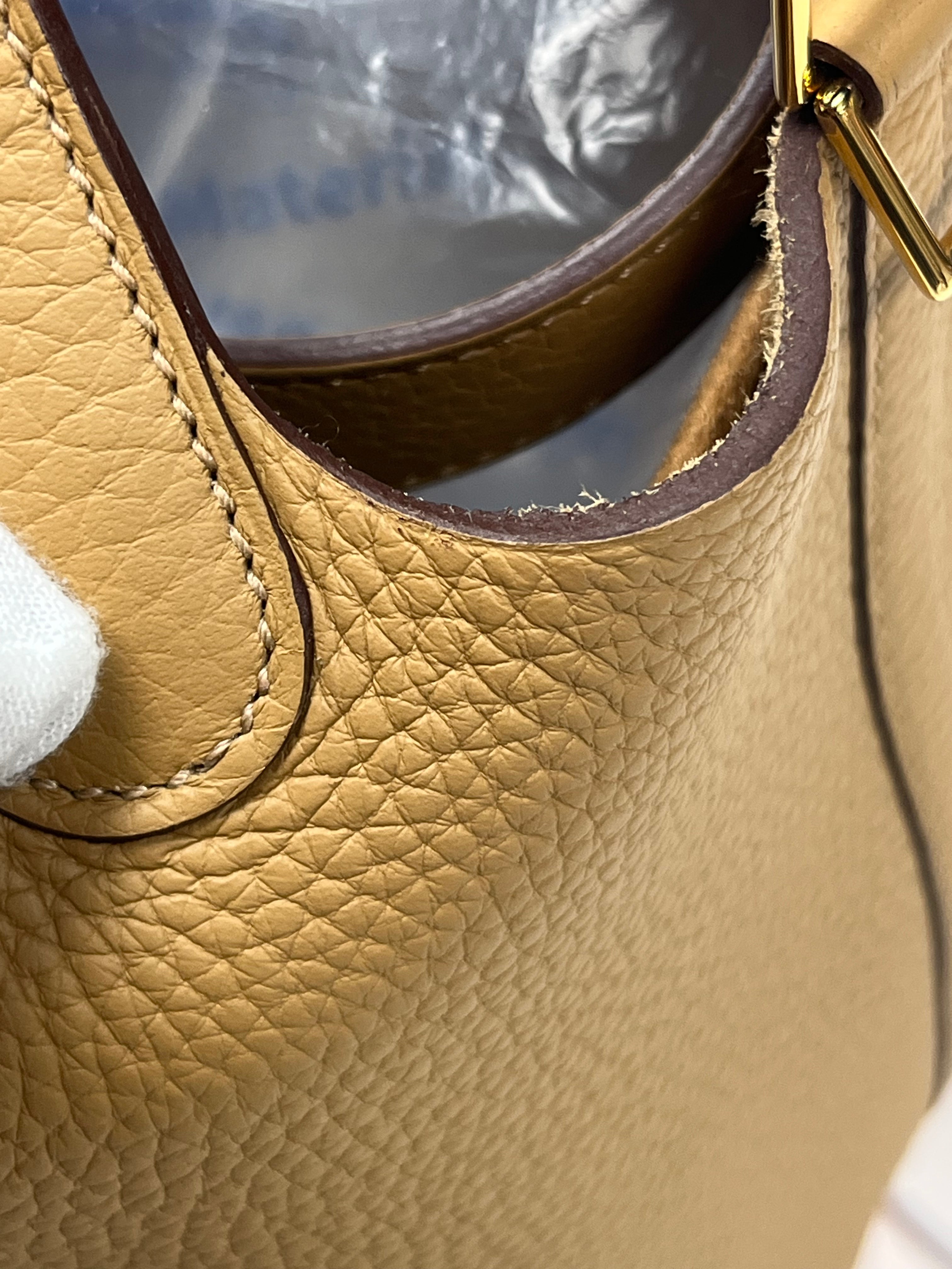 Picotin 18 in Biscuit Taurillon Clemence Leather and Gold Hardware Stamp B(2023)