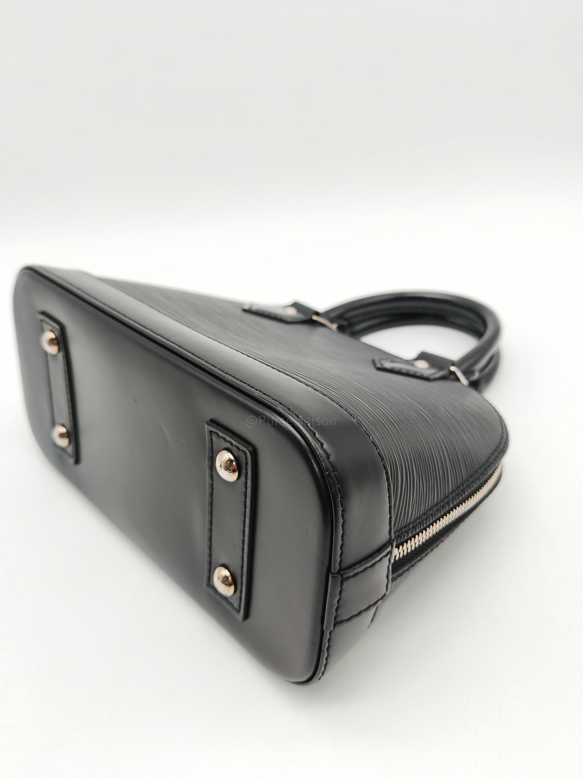 Louis Vuitton Alma BB in Black Epi Leather Silver Hardware (Date Code: AA1139)