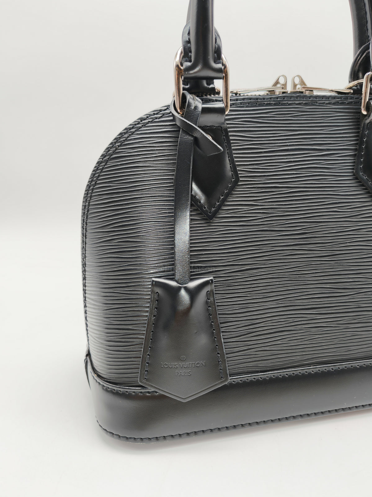Louis Vuitton Alma BB in Black Epi Leather Silver Hardware (Date Code: AA1139)