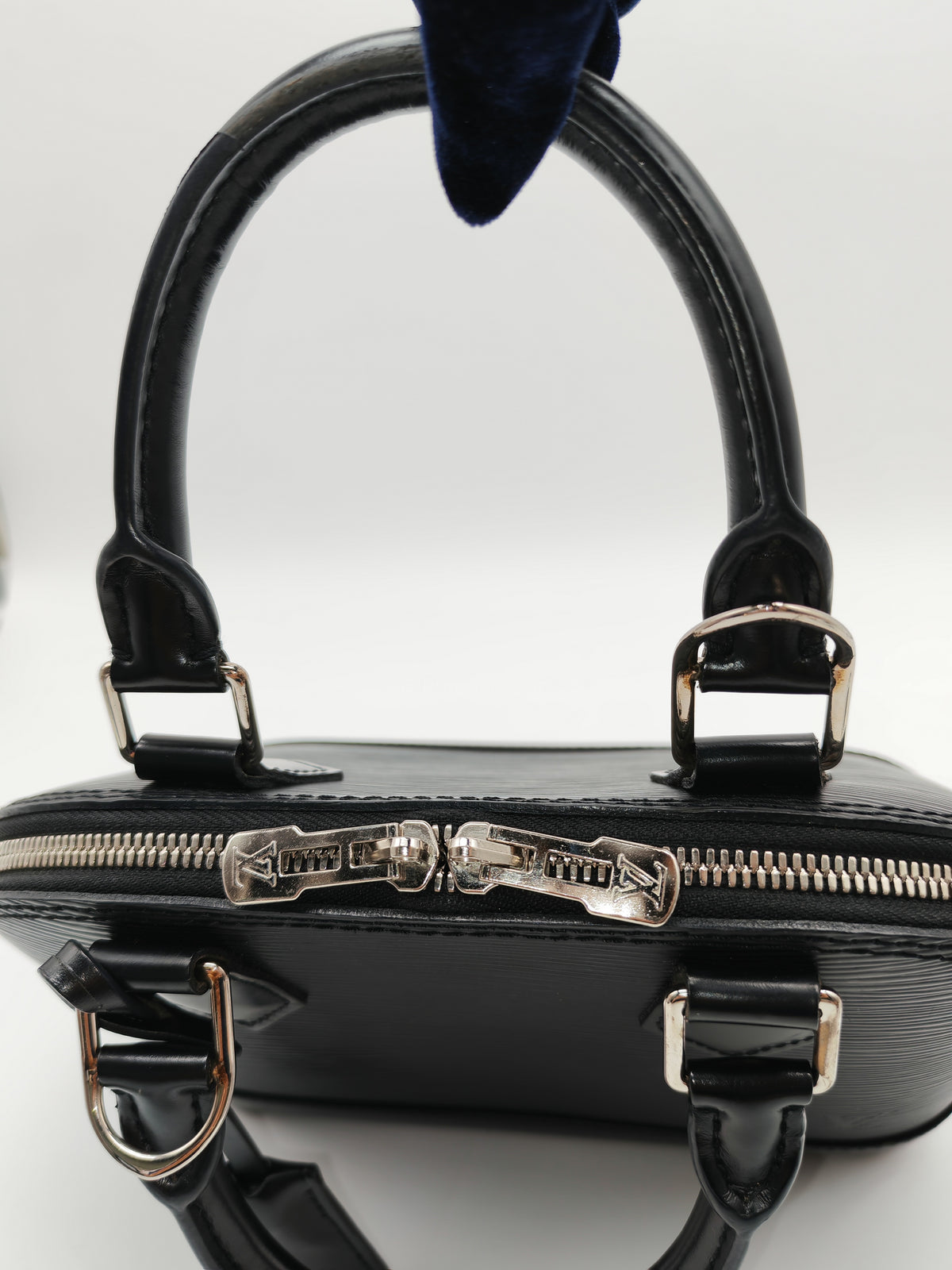 Louis Vuitton Alma BB in Black Epi Leather Silver Hardware (Date Code: AA1139)