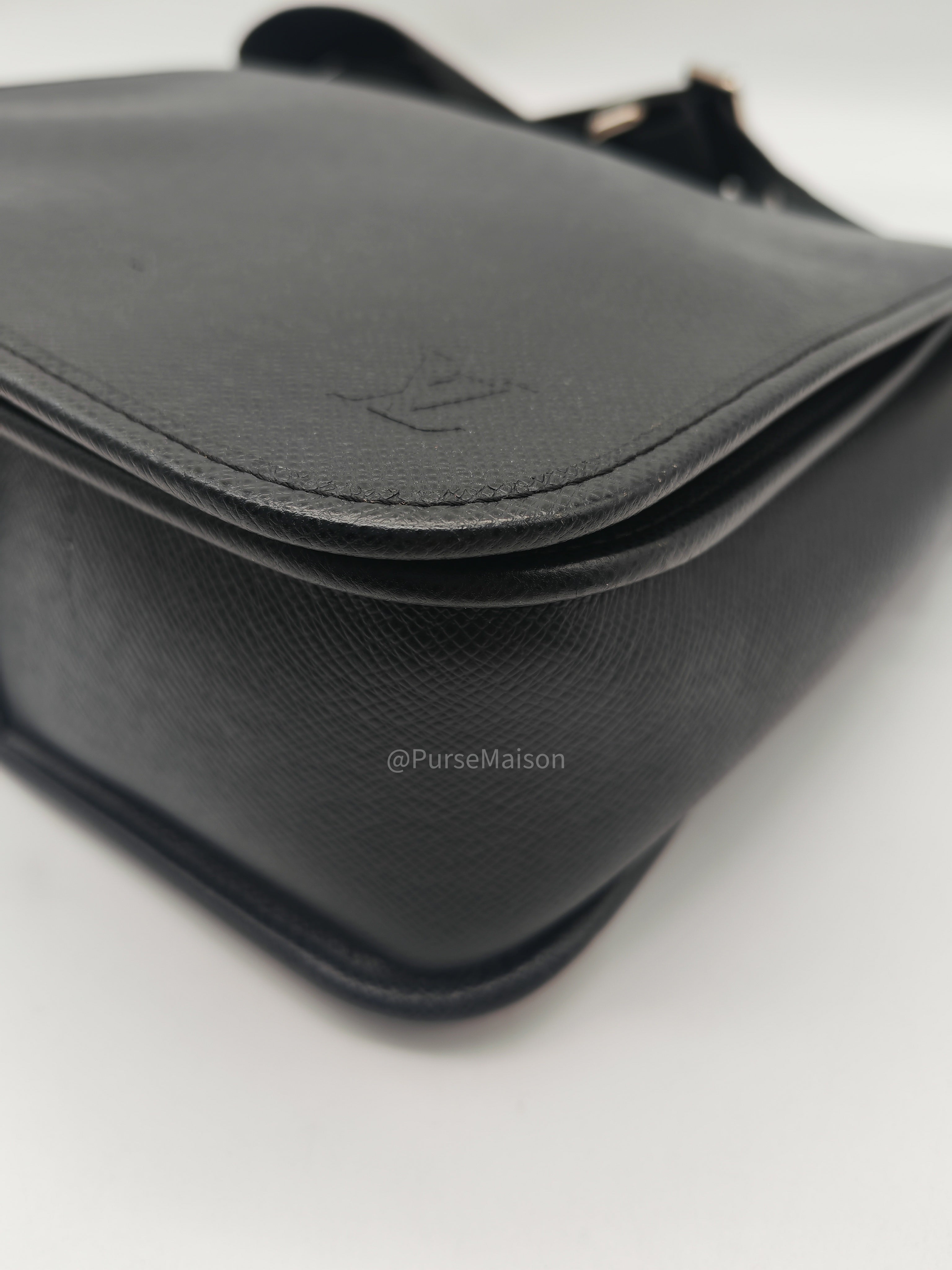 Louis Vuitton Andrei Messenger Bag in Black Taiga Leather and Silver Hardware (Datecode: BA2008)