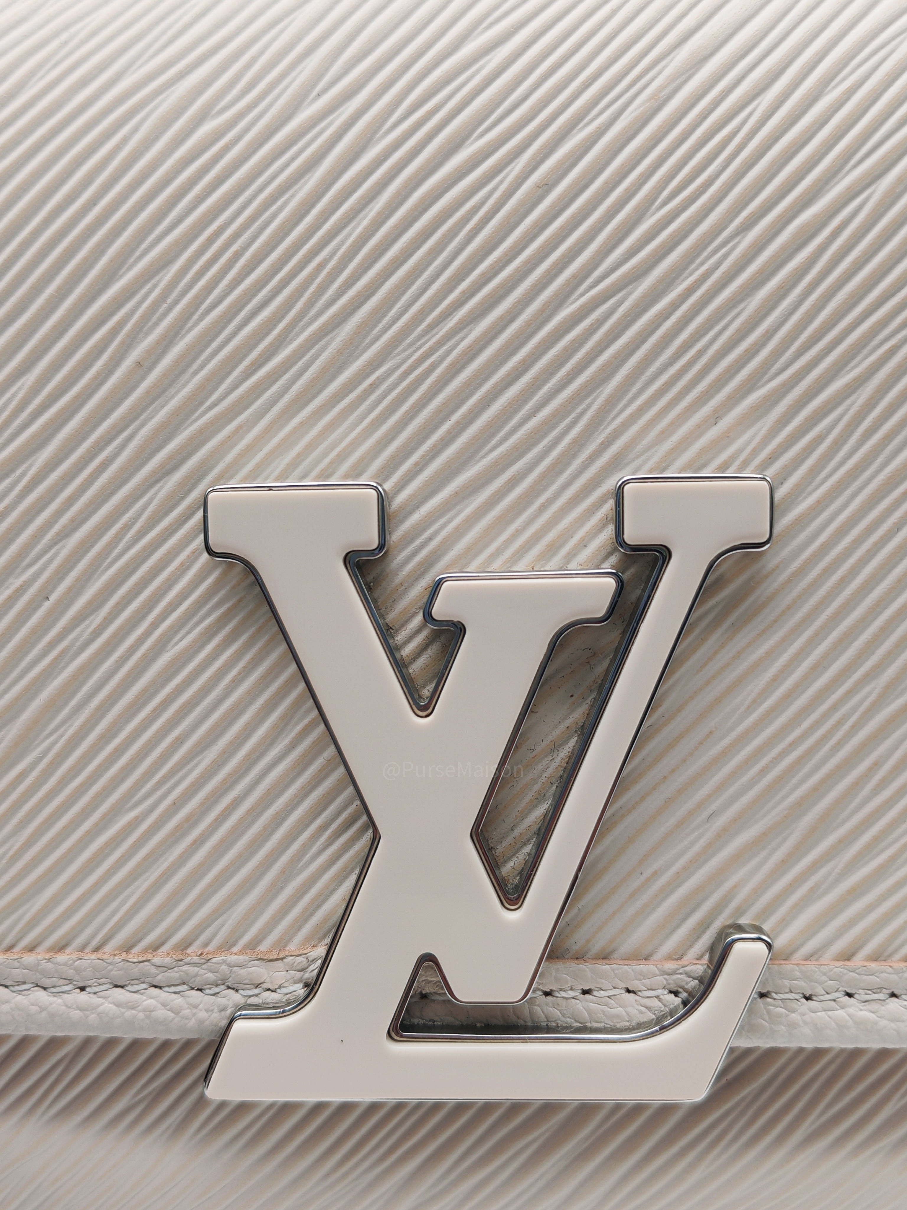 Louis Vuitton Buci Crossbody Bag in Off-White Beige Epi Leather and Silver Hardware Microchip