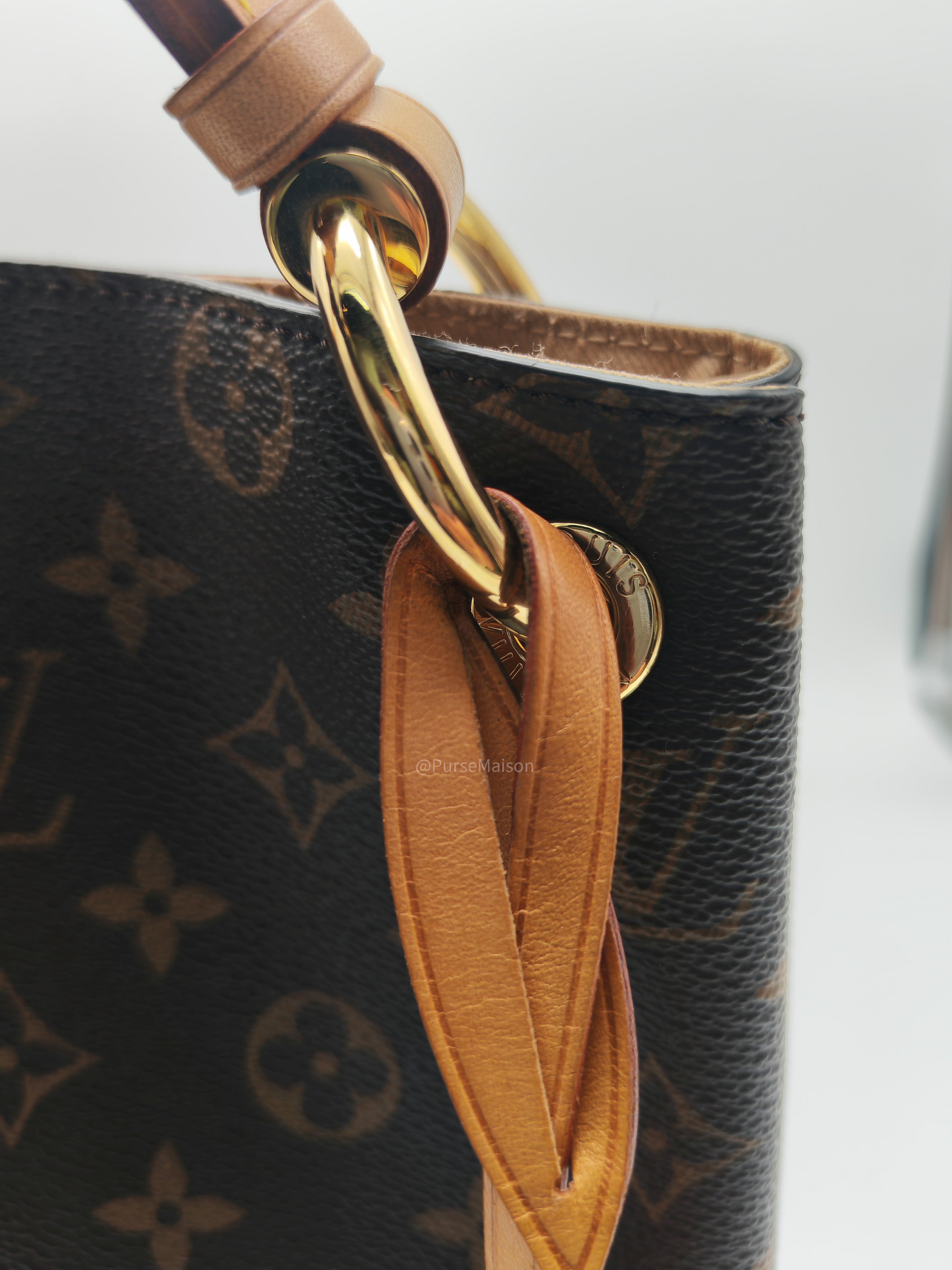 Louis Vuitton Graceful Hobo Bag PM in Monogram Canvas (Date code: MI0128)