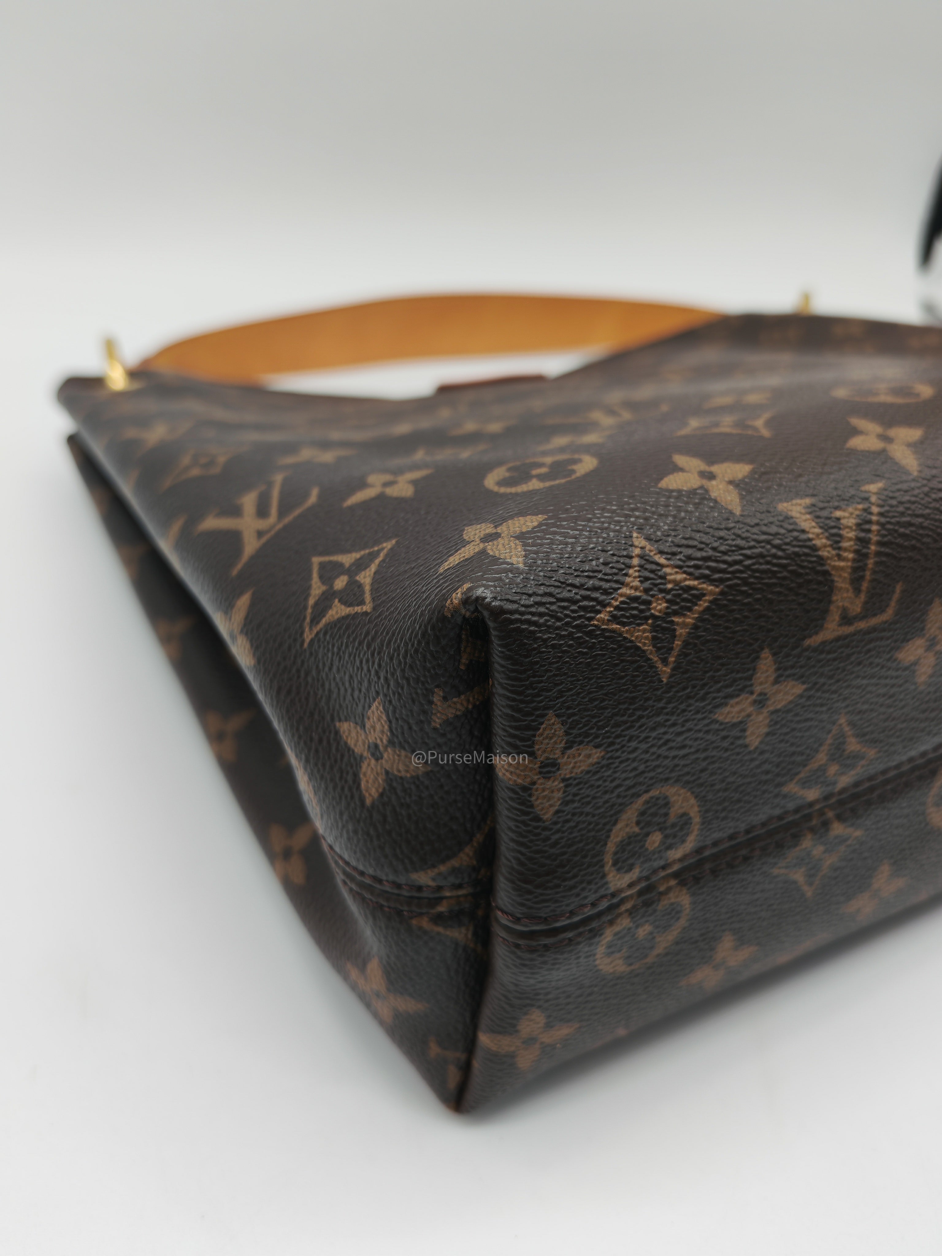 Louis Vuitton Graceful Hobo Bag PM in Monogram Canvas (Date code: MI0128)