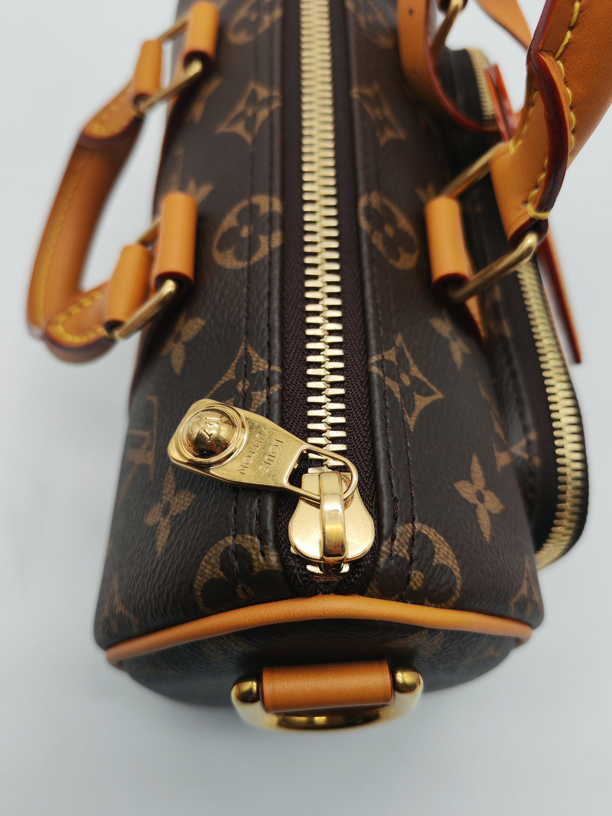 Louis Vuitton Keepall Bandouliere 25 in Monogram Canvas Top Handle Bag (Microchip)