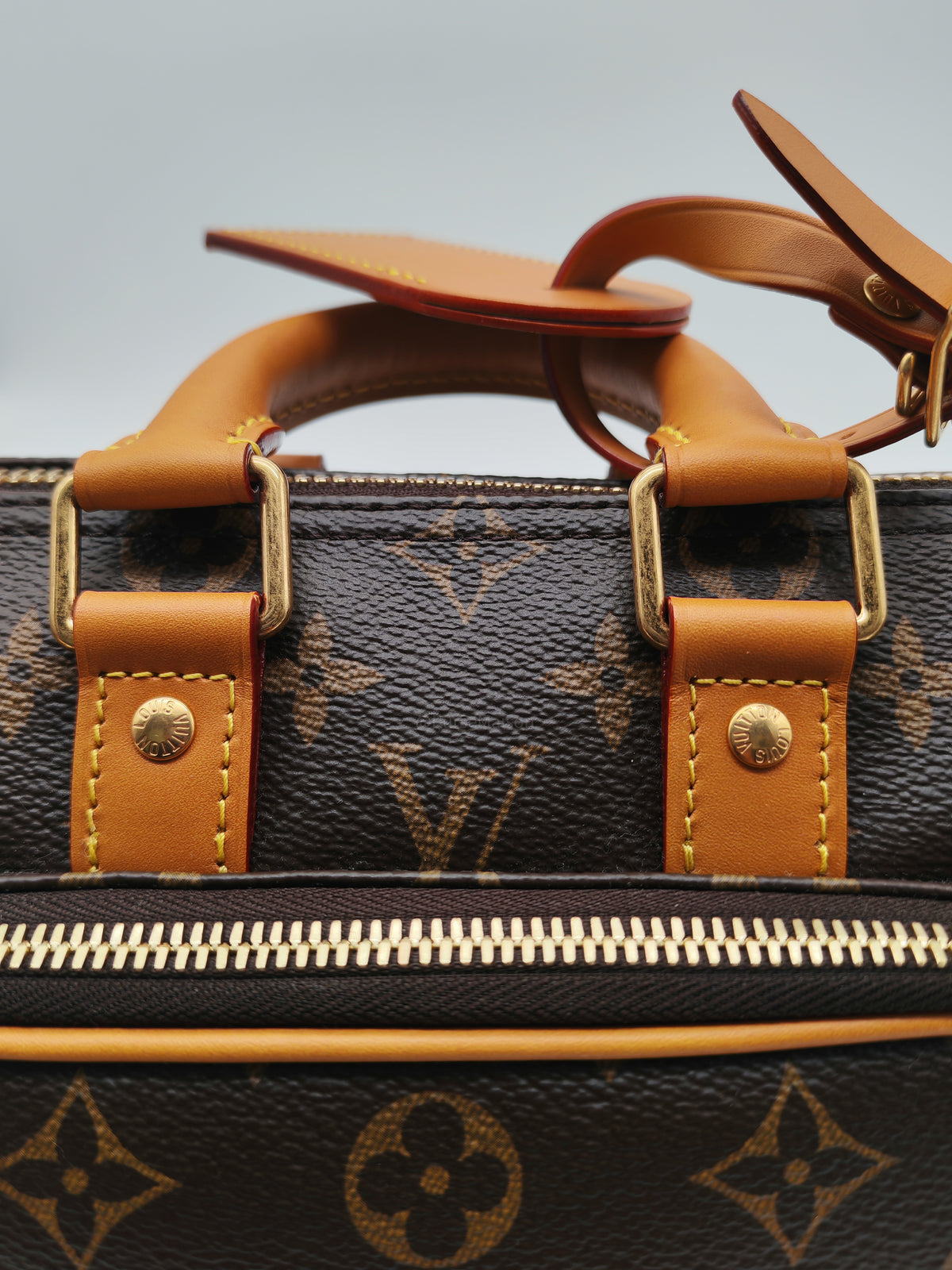 Louis Vuitton Keepall Bandouliere 25 in Monogram Canvas Top Handle Bag (Microchip)