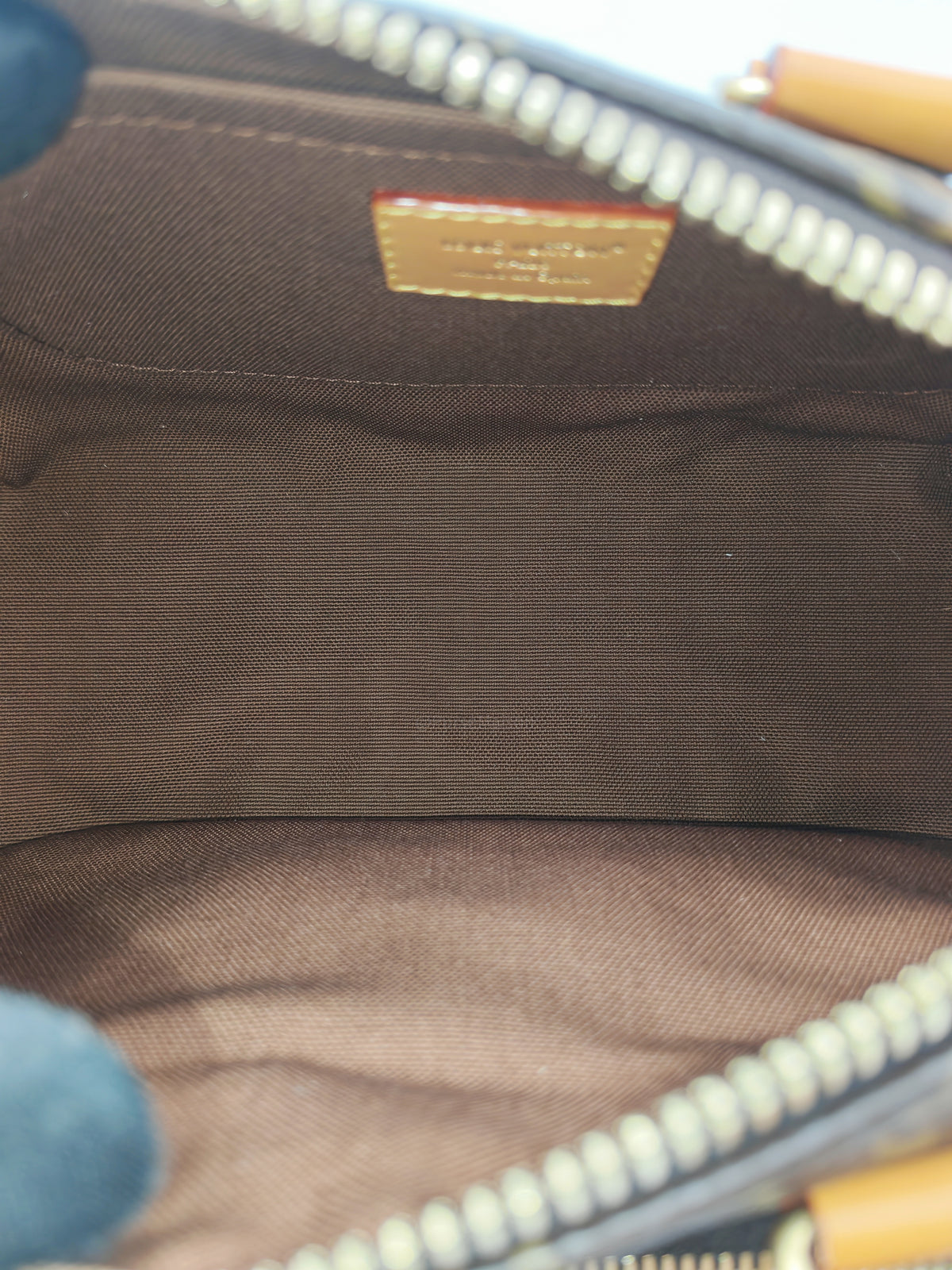 Louis Vuitton Keepall Bandouliere 25 in Monogram Canvas Top Handle Bag (Microchip)
