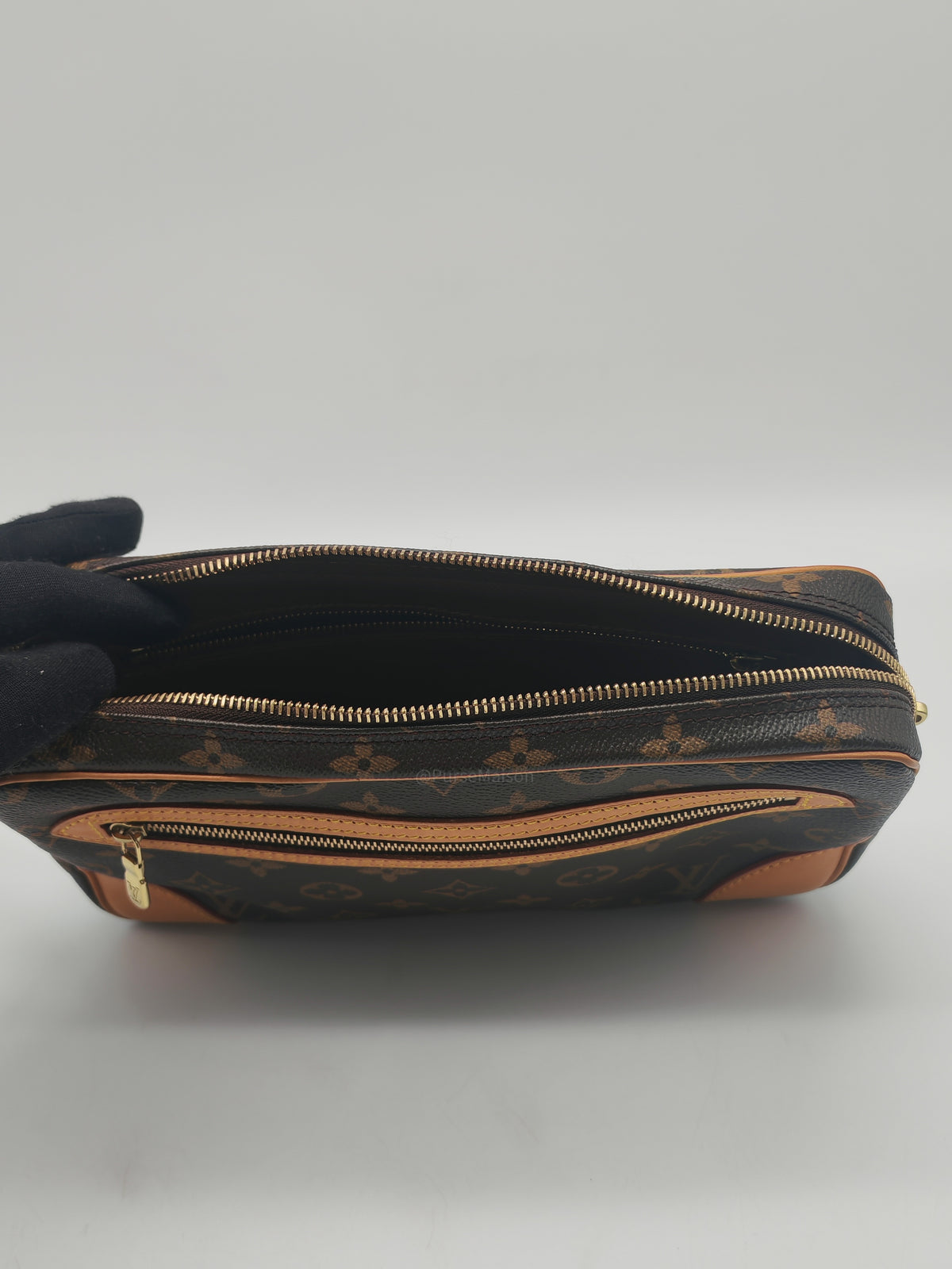 Louis Vuitton Marly Dragonne Clutch Bag in Monogram Canvas and Gold Hardware (Datecode: SL1003)