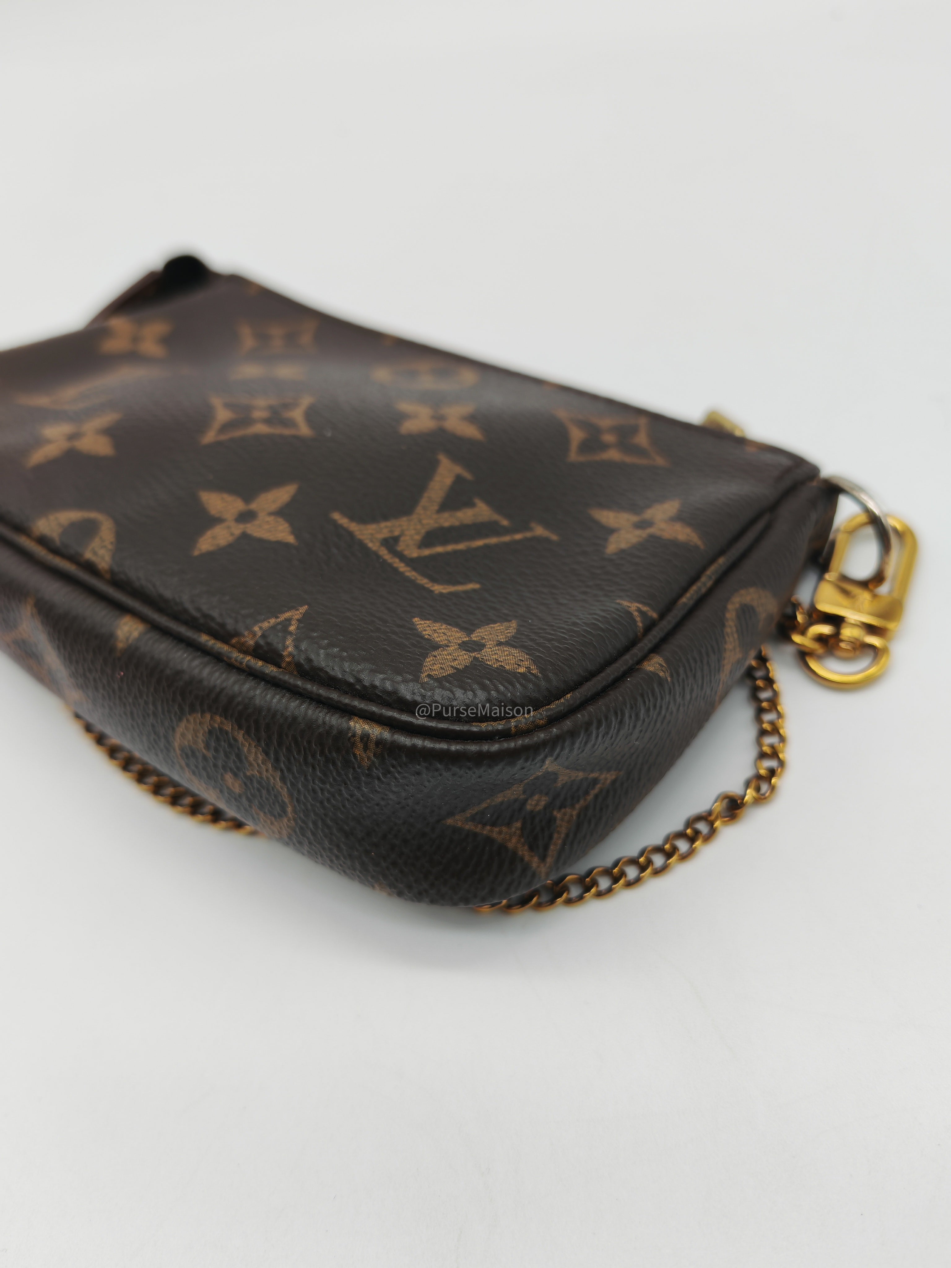 Louis Vuitton Mini Pochette Accessories in Monogram Canvas (Datecode: SF4290)