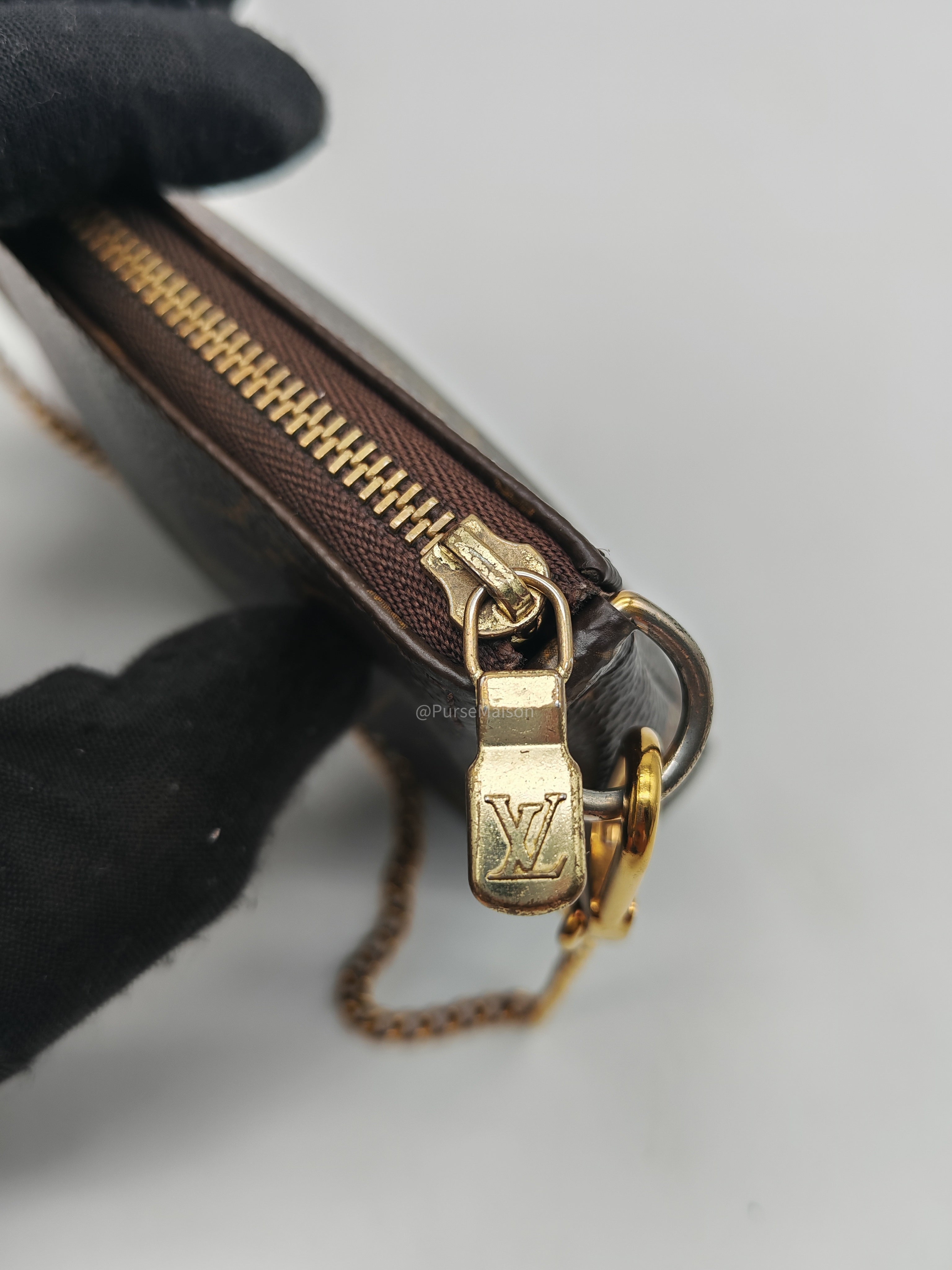 Louis Vuitton Mini Pochette Accessories in Monogram Canvas (Datecode: SF4290)