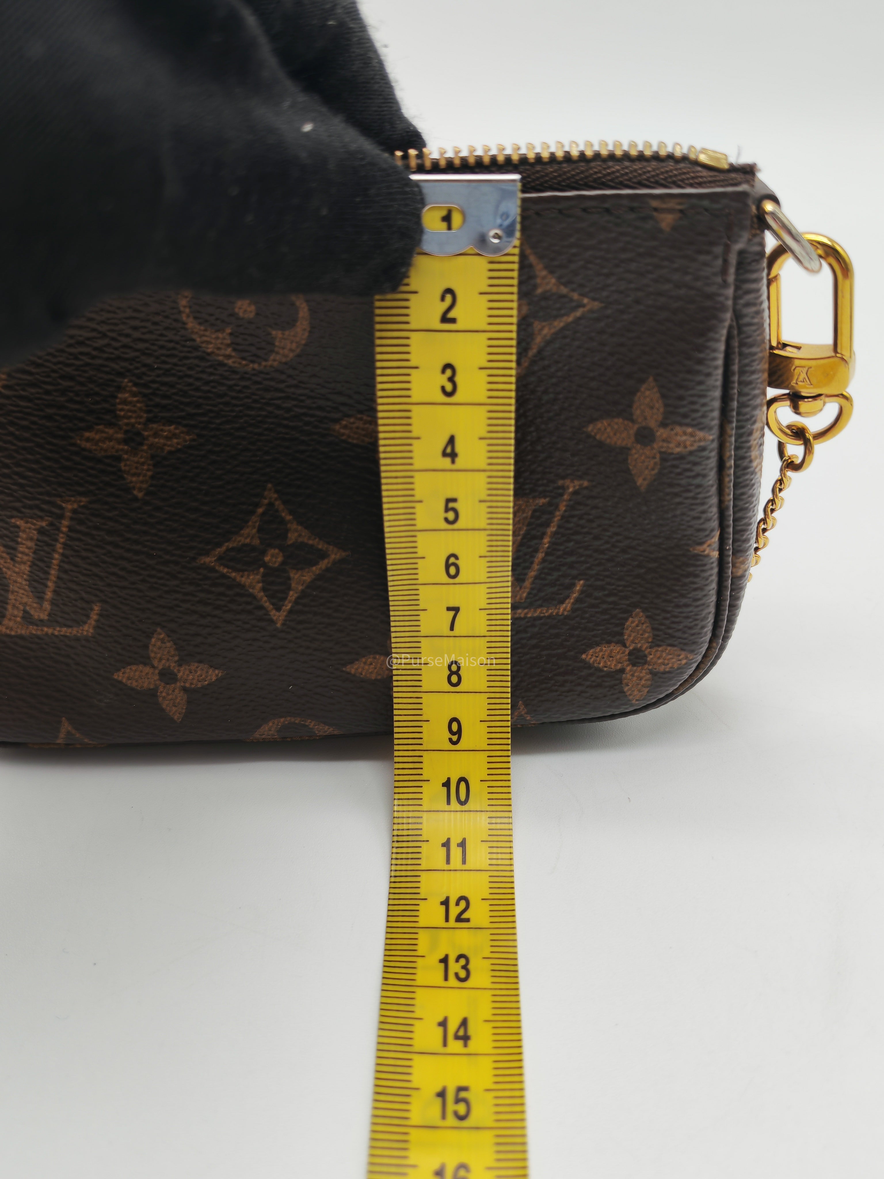 Louis Vuitton Mini Pochette Accessories in Monogram Canvas (Datecode: SF4290)