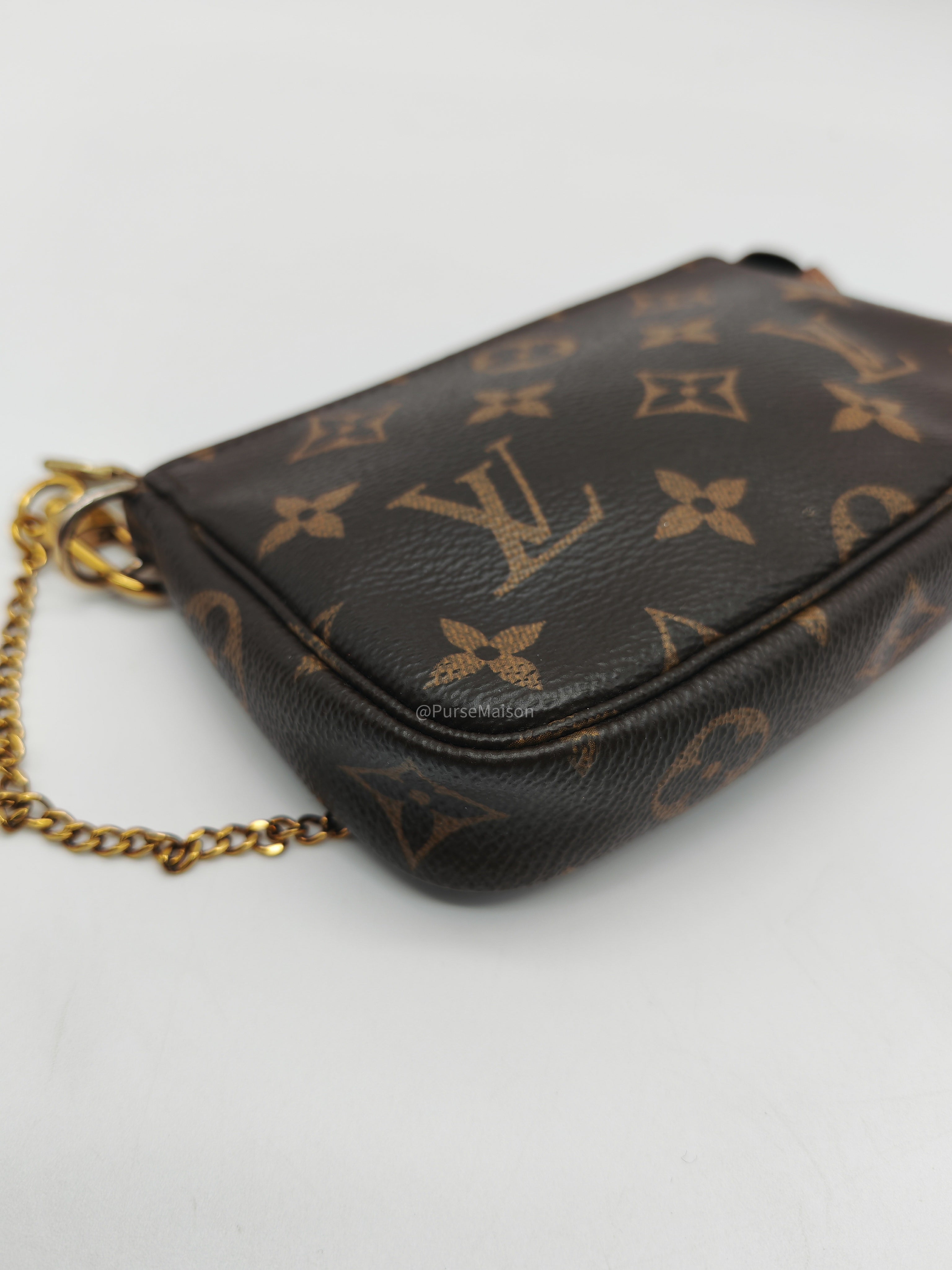 Louis Vuitton Mini Pochette Accessories in Monogram Canvas (Datecode: SF4290)