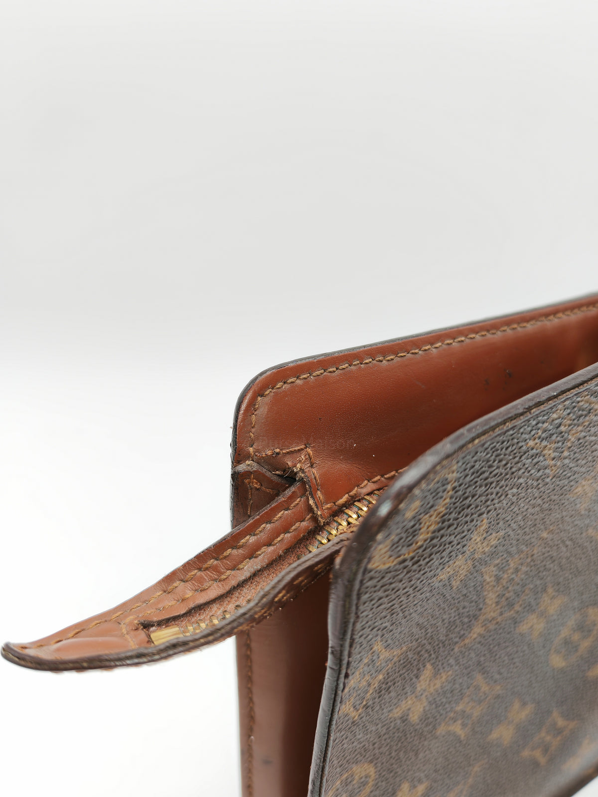 Louis Vuitton Pochette Homme Clutch in Monogram Canvas (Datecode: SL0915)