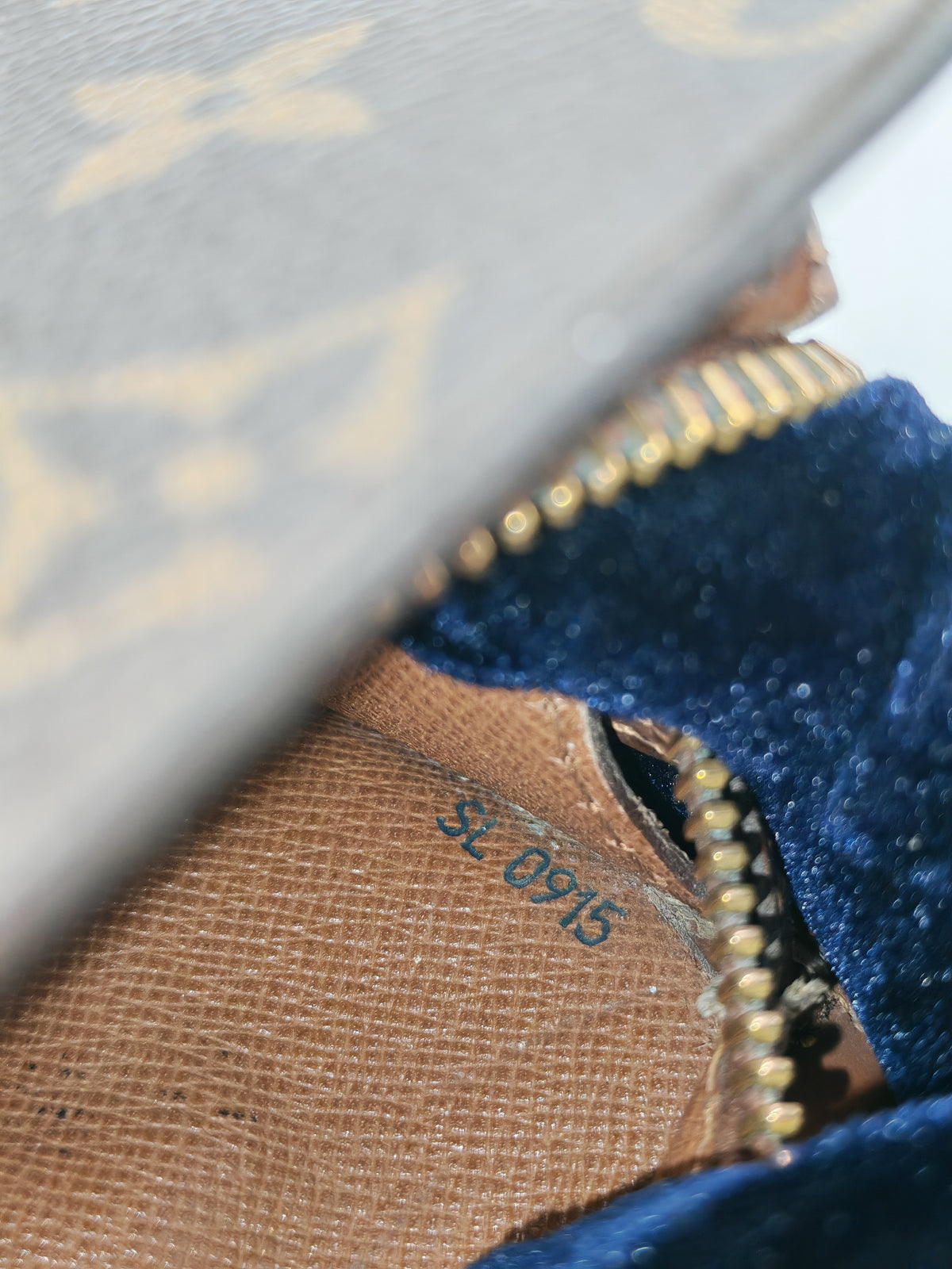 Louis Vuitton Pochette Homme Clutch in Monogram Canvas (Datecode: SL0915)