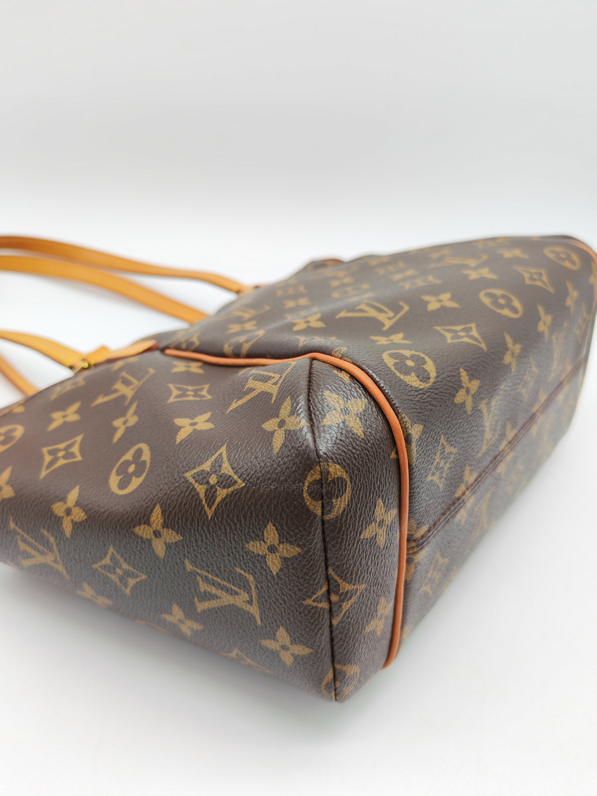 Louis Vuitton Totally PM Shoulder Bag in Monogram Canvas and Gold Hardware (Datecode: DU3175)
