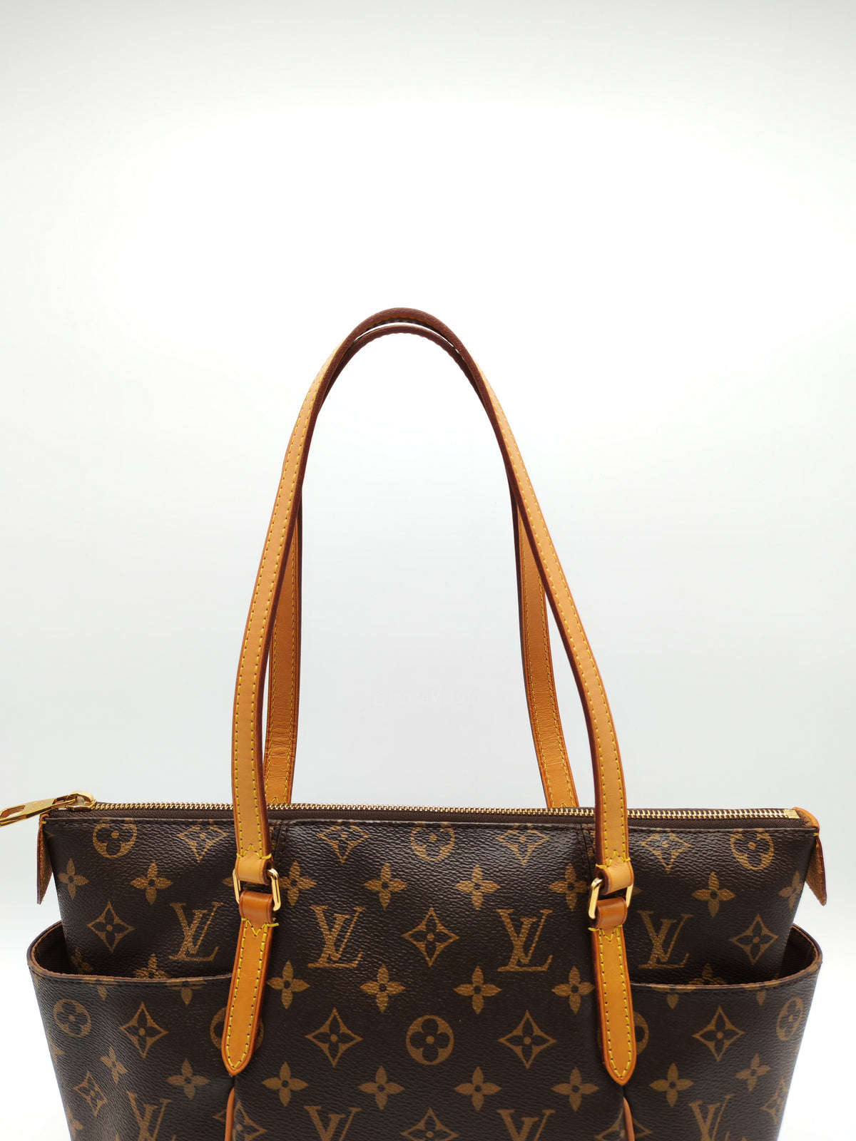 Louis Vuitton Totally PM Shoulder Bag in Monogram Canvas and Gold Hardware (Datecode: DU3175)