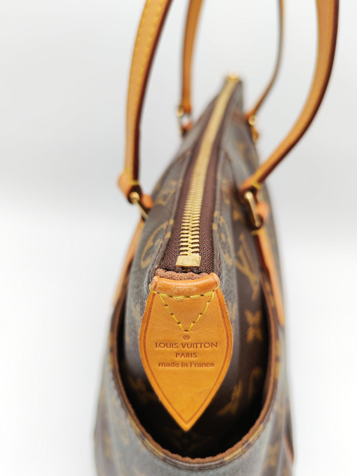 Louis Vuitton Totally PM Shoulder Bag in Monogram Canvas and Gold Hardware (Datecode: DU3175)