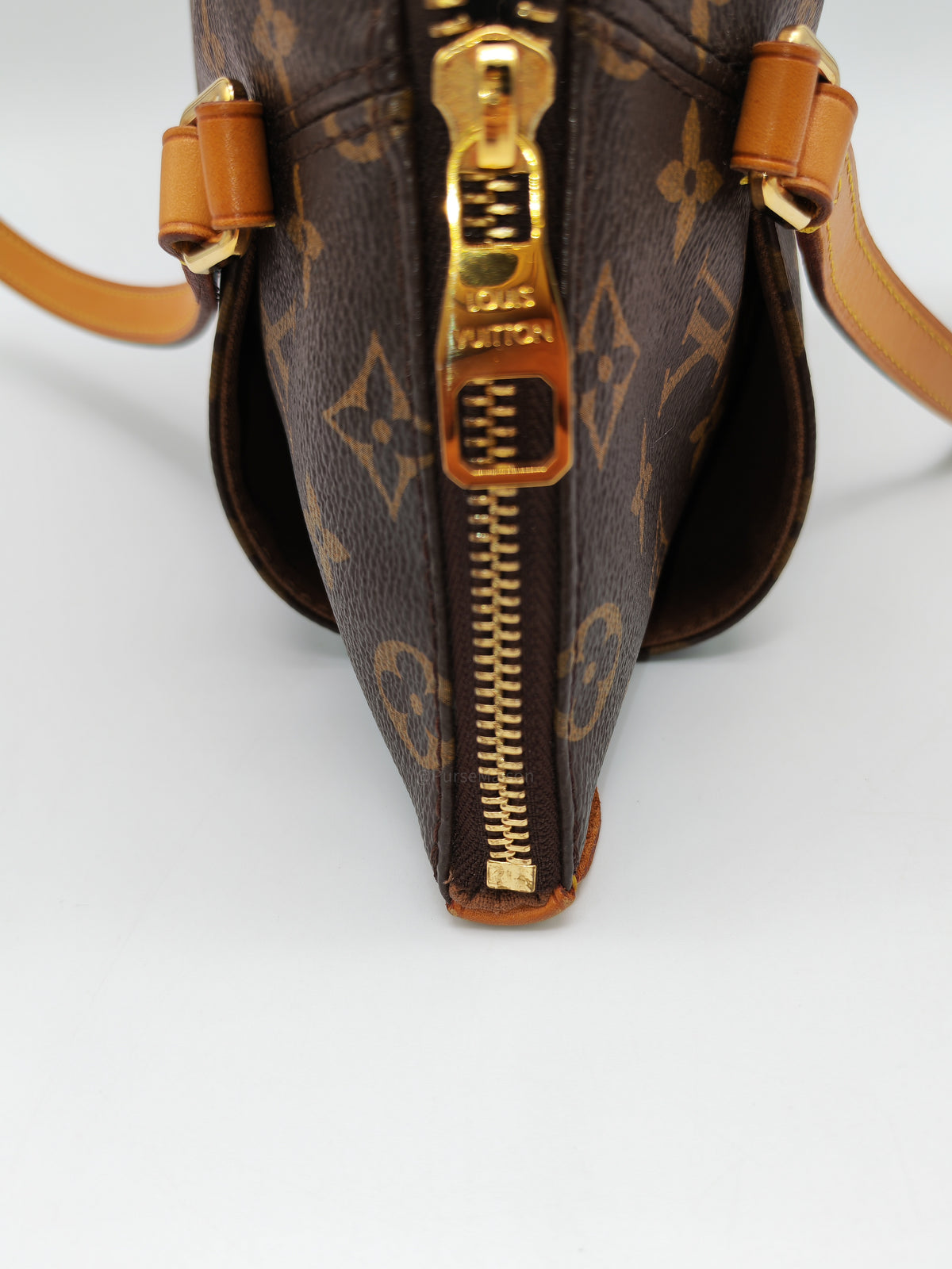 Louis Vuitton Totally PM Shoulder Bag in Monogram Canvas and Gold Hardware (Datecode: DU3175)
