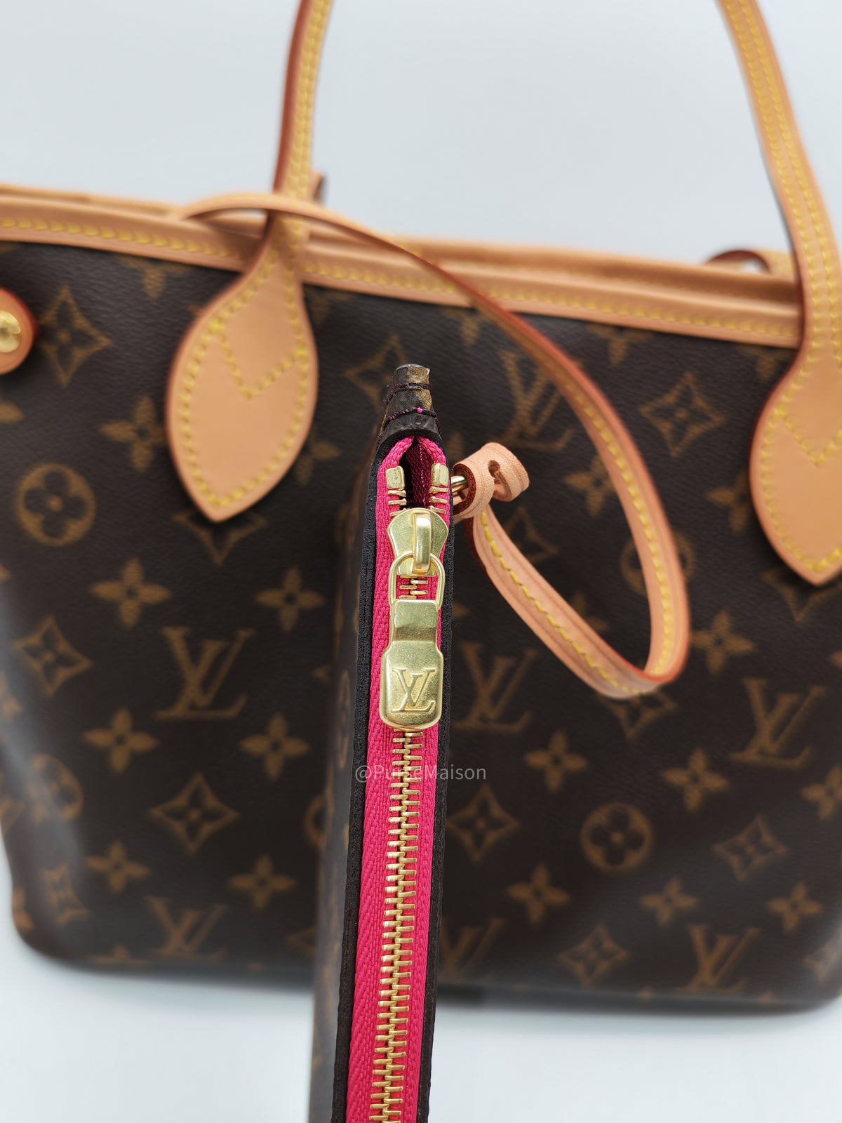 Louis Vuitton Neverfull PM in Monogram Canvas and Gold Hardware Microchip