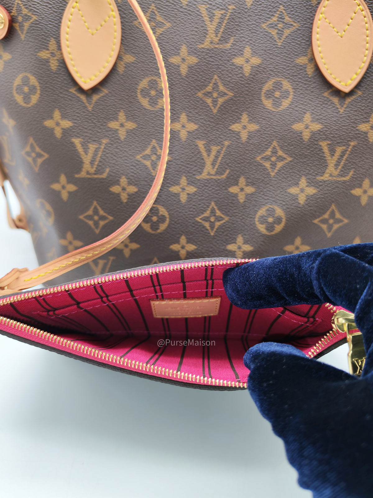 Louis Vuitton Neverfull PM in Monogram Canvas and Gold Hardware Microchip