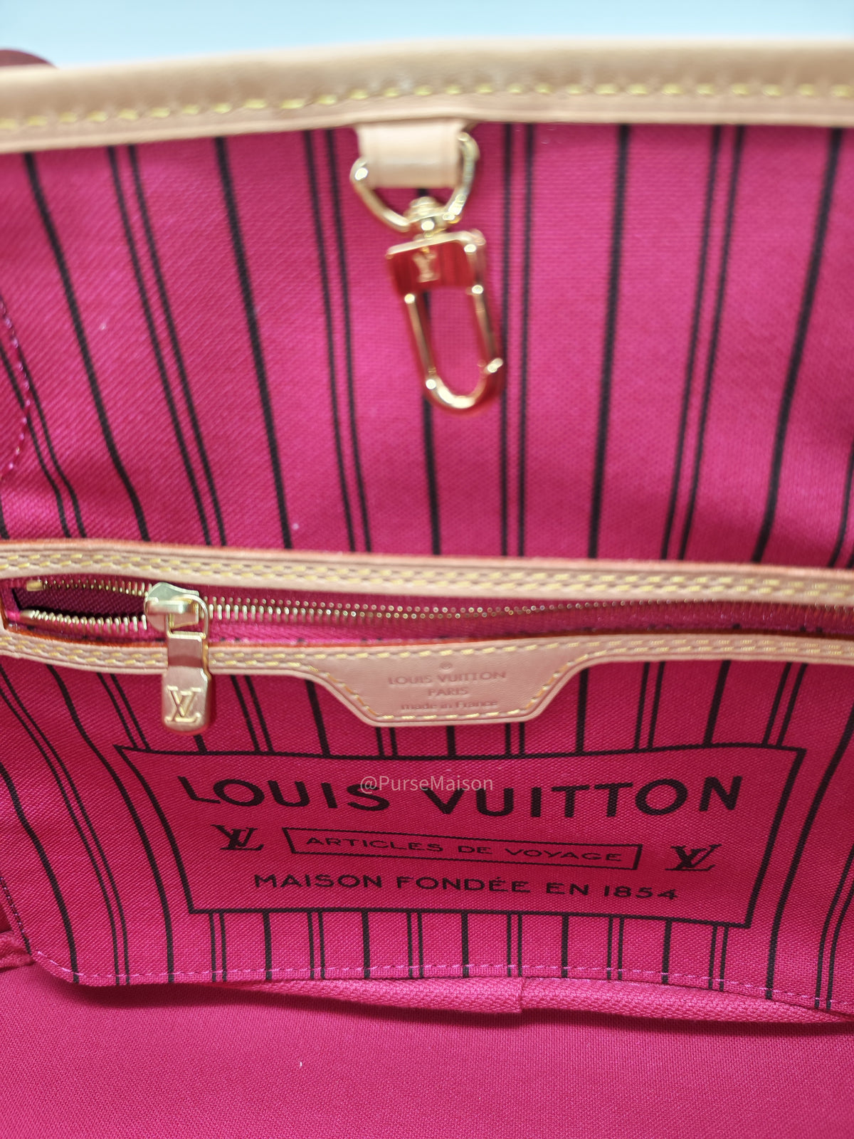 Louis Vuitton Neverfull PM in Monogram Canvas and Gold Hardware Microchip