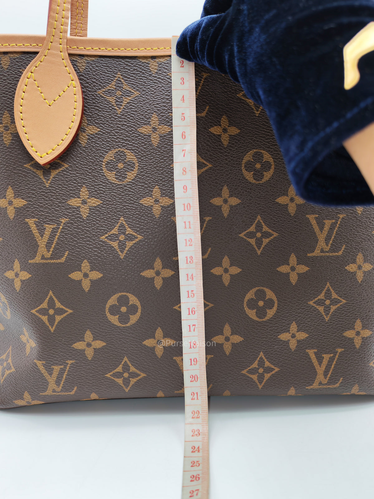 Louis Vuitton Neverfull PM in Monogram Canvas and Gold Hardware Microchip