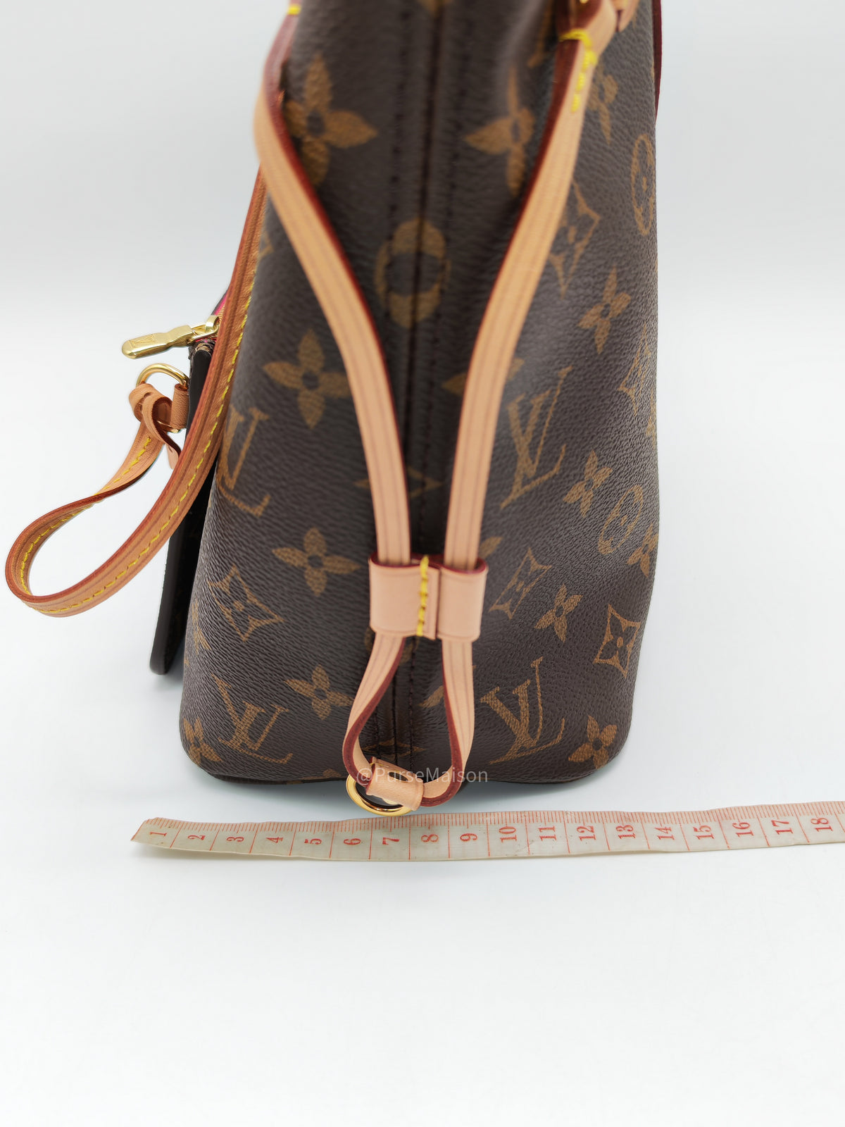 Louis Vuitton Neverfull PM in Monogram Canvas and Gold Hardware Microchip