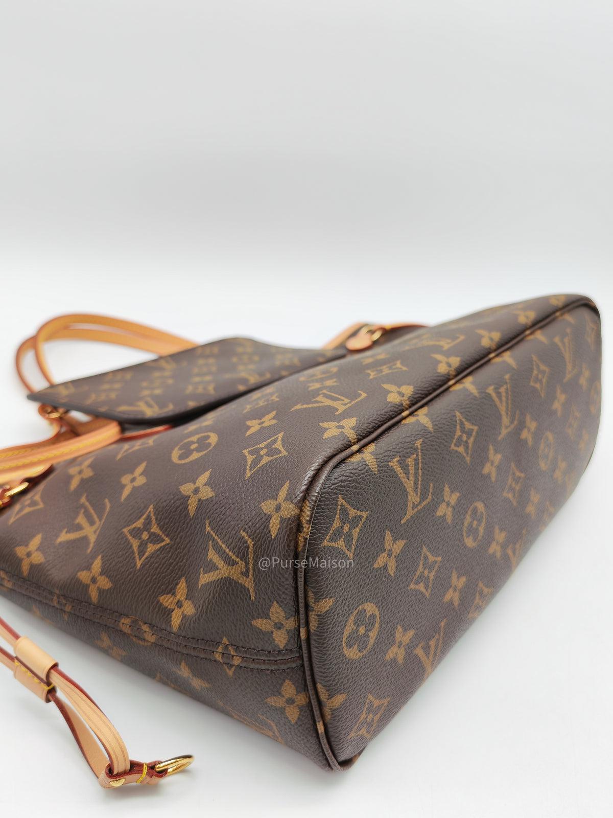 Louis Vuitton Neverfull PM in Monogram Canvas and Gold Hardware Microchip