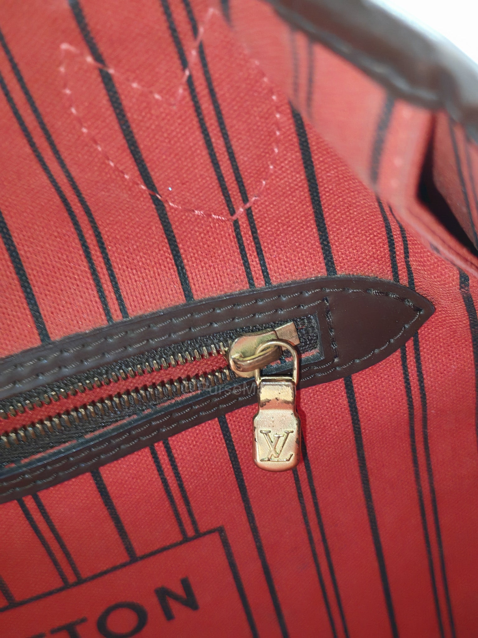 Louis Vuitton Neverfull MM in Damier Ebene Canvas (Date Code: AR4185)