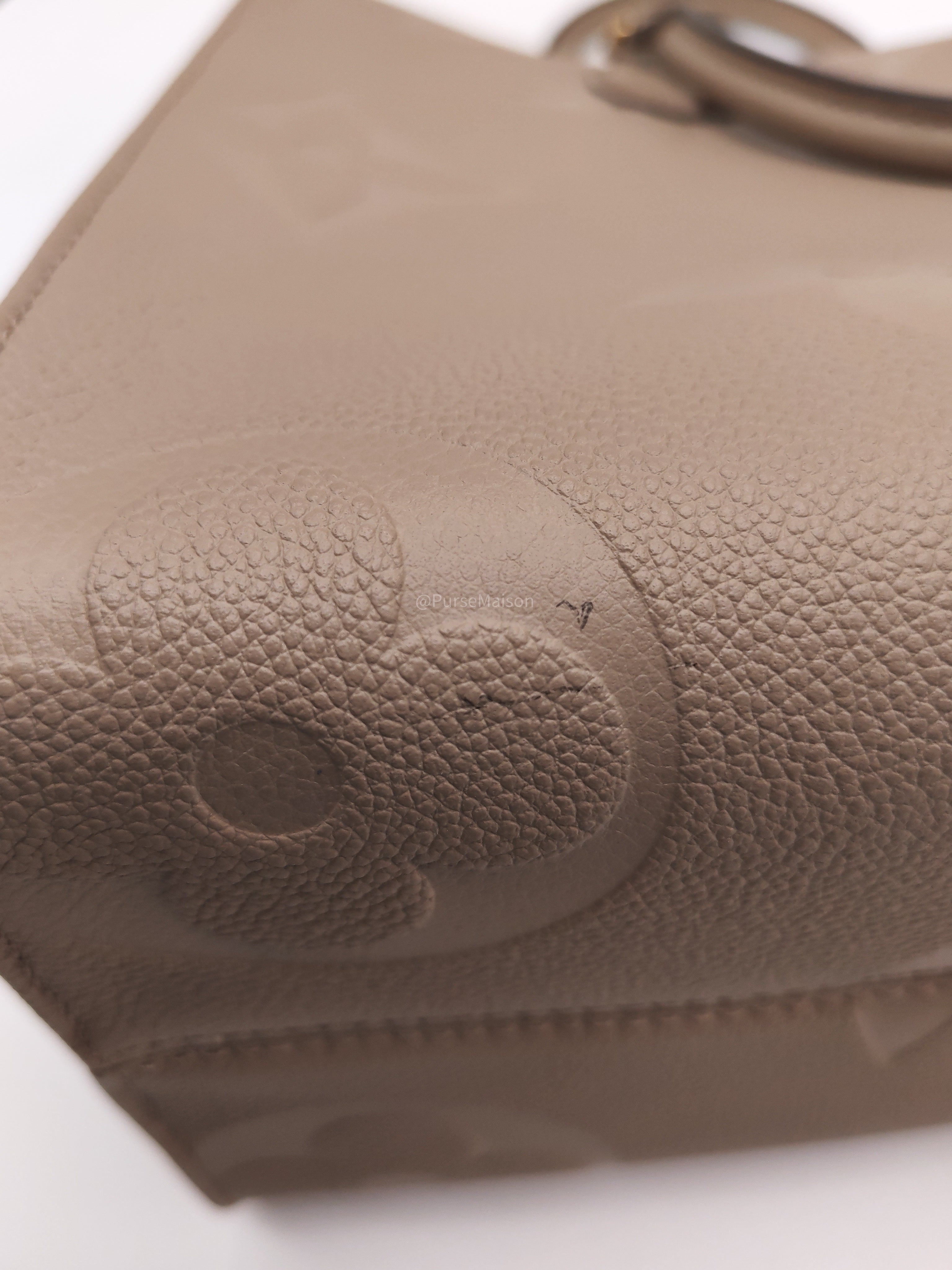 Louis Vuitton OnTheGo Tote Bag MM in Tourtorelle Monogram Empreinte Leather(Microchip)