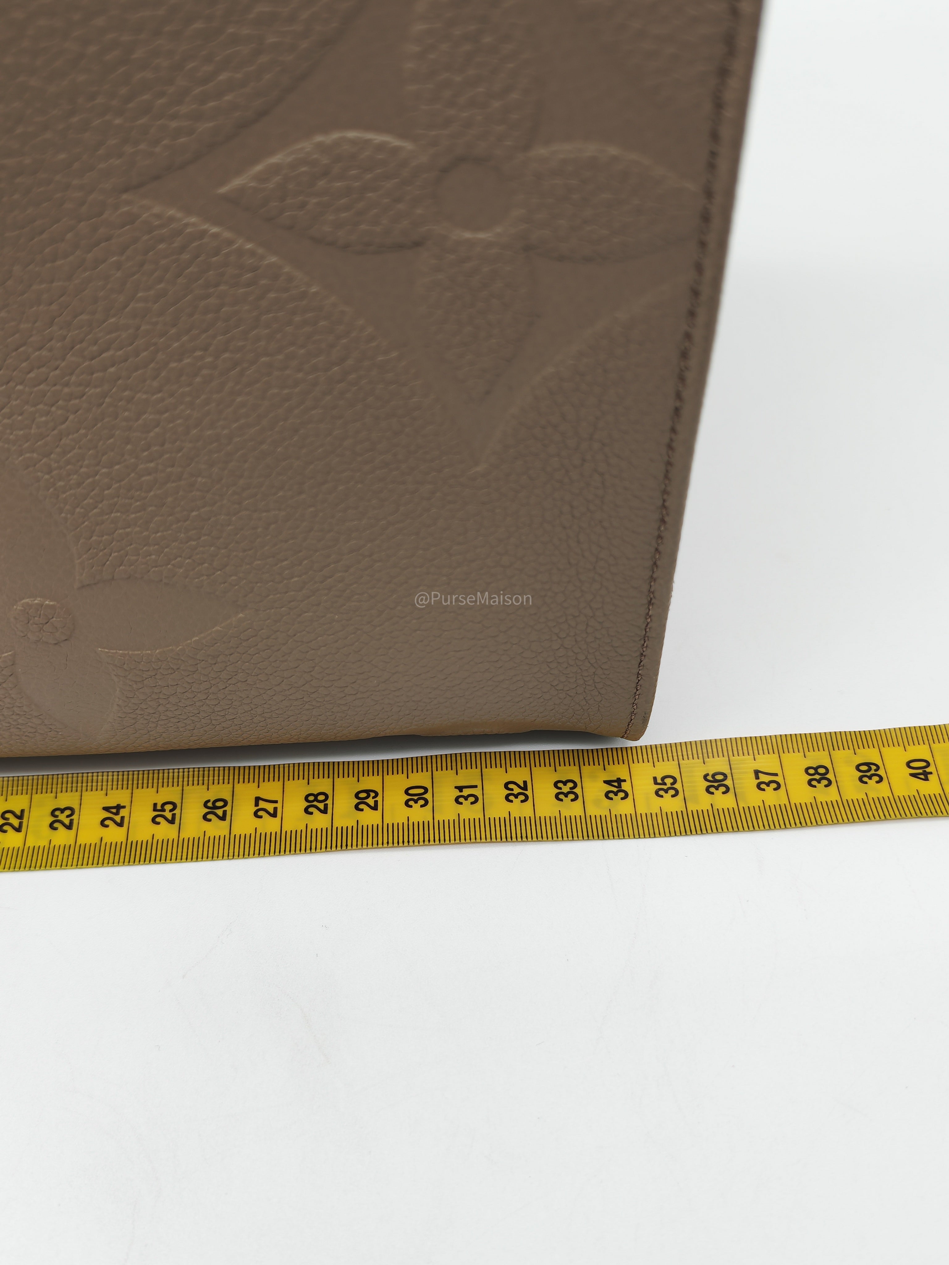 Louis Vuitton OnTheGo Tote Bag MM in Tourtorelle Monogram Empreinte Leather(Microchip)