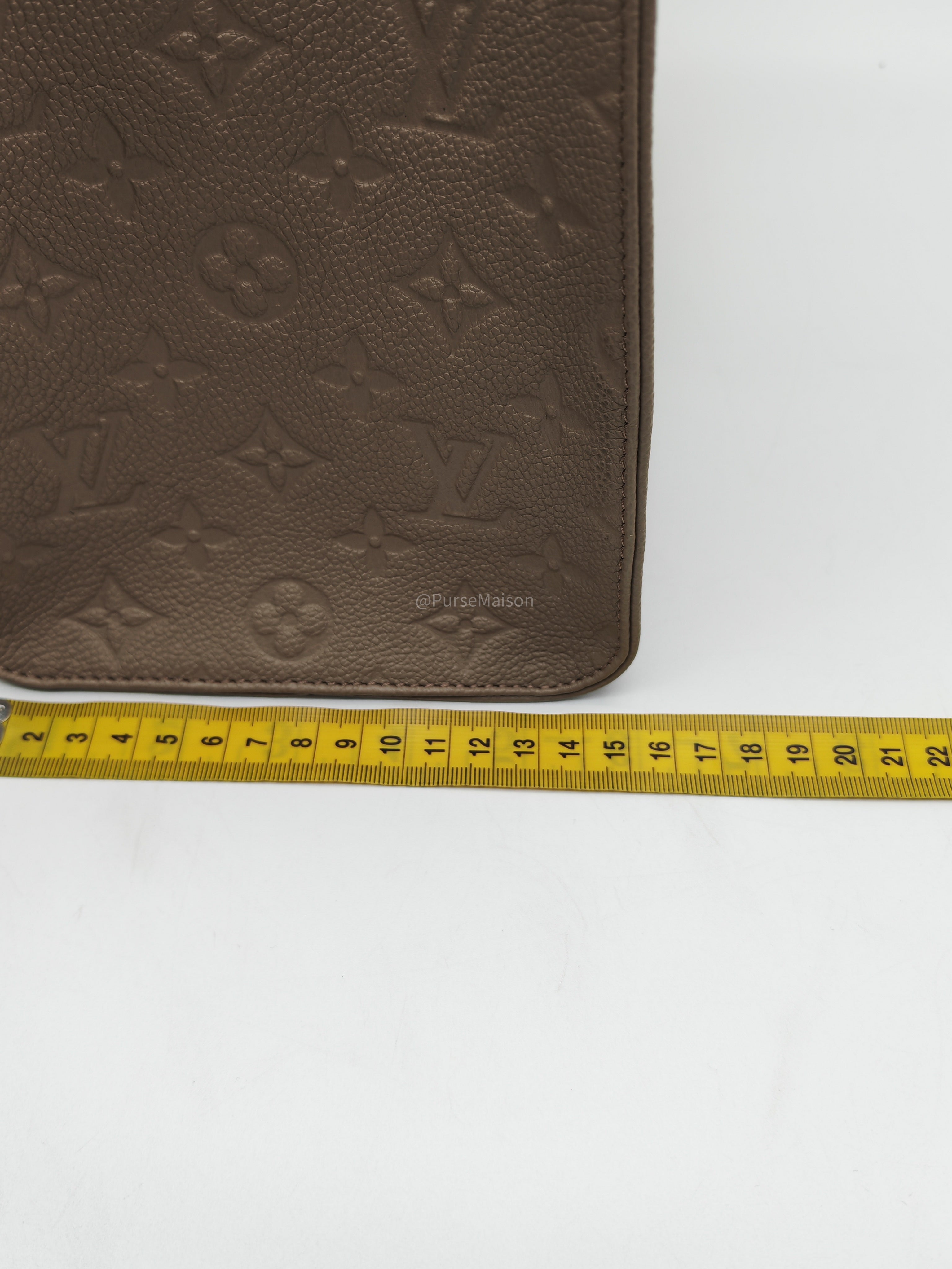 Louis Vuitton OnTheGo Tote Bag MM in Tourtorelle Monogram Empreinte Leather(Microchip)