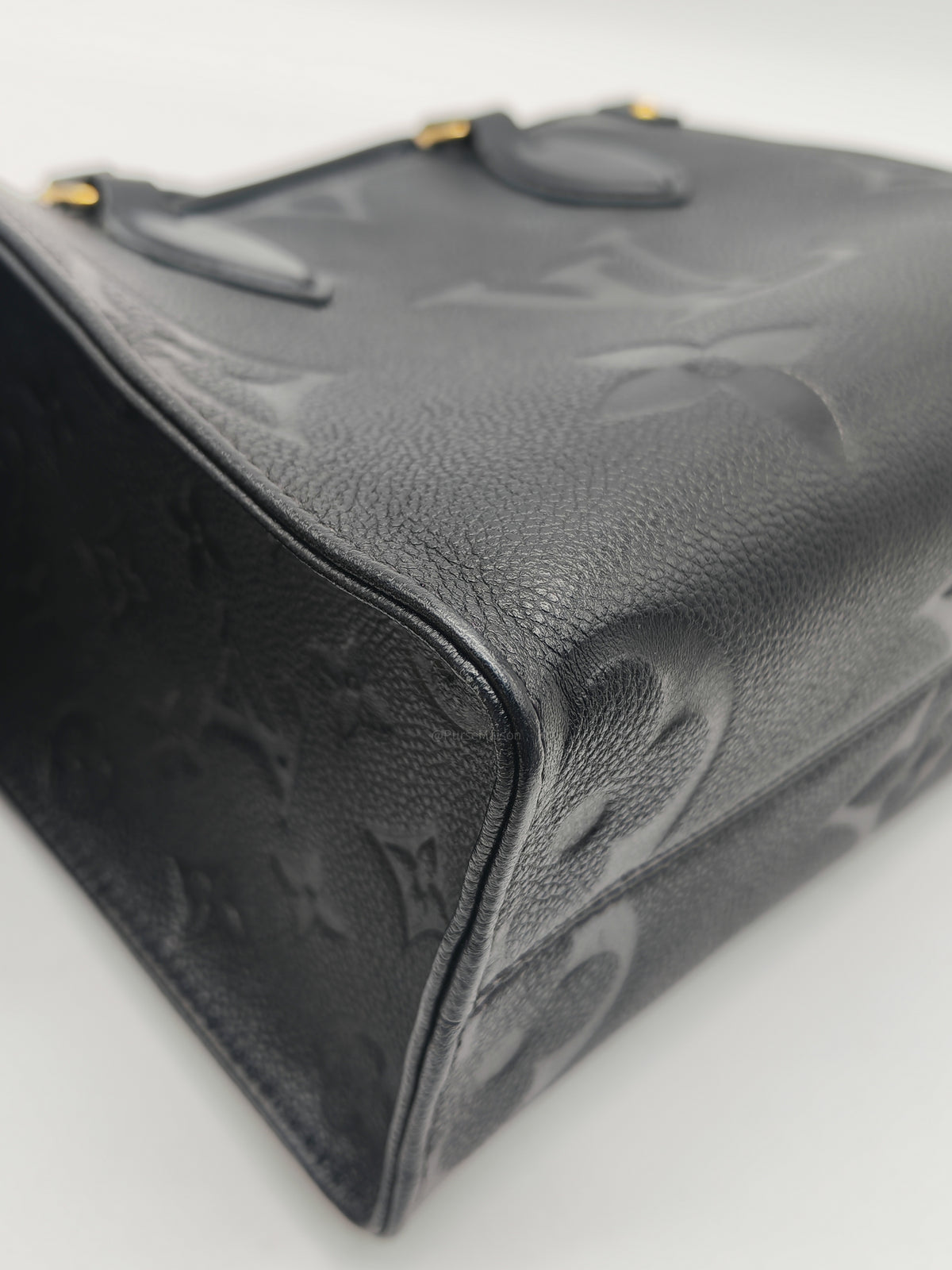 Louis Vuitton OntheGo MM In Black Monogram Empreinte Leather and Gold Hardware Microchip