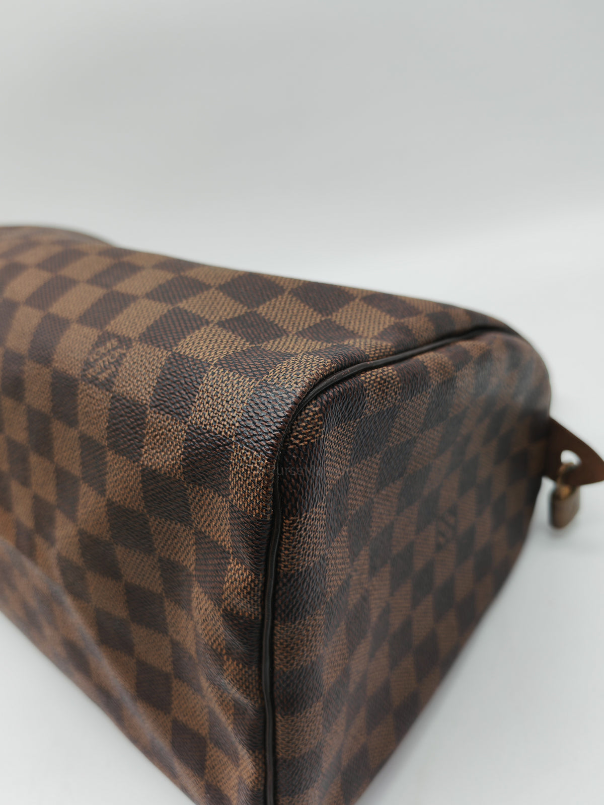 Louis Vuitton Speedy 30 in Damier Ebene Canvas and Gold Hardware (Datecode: SP4160)