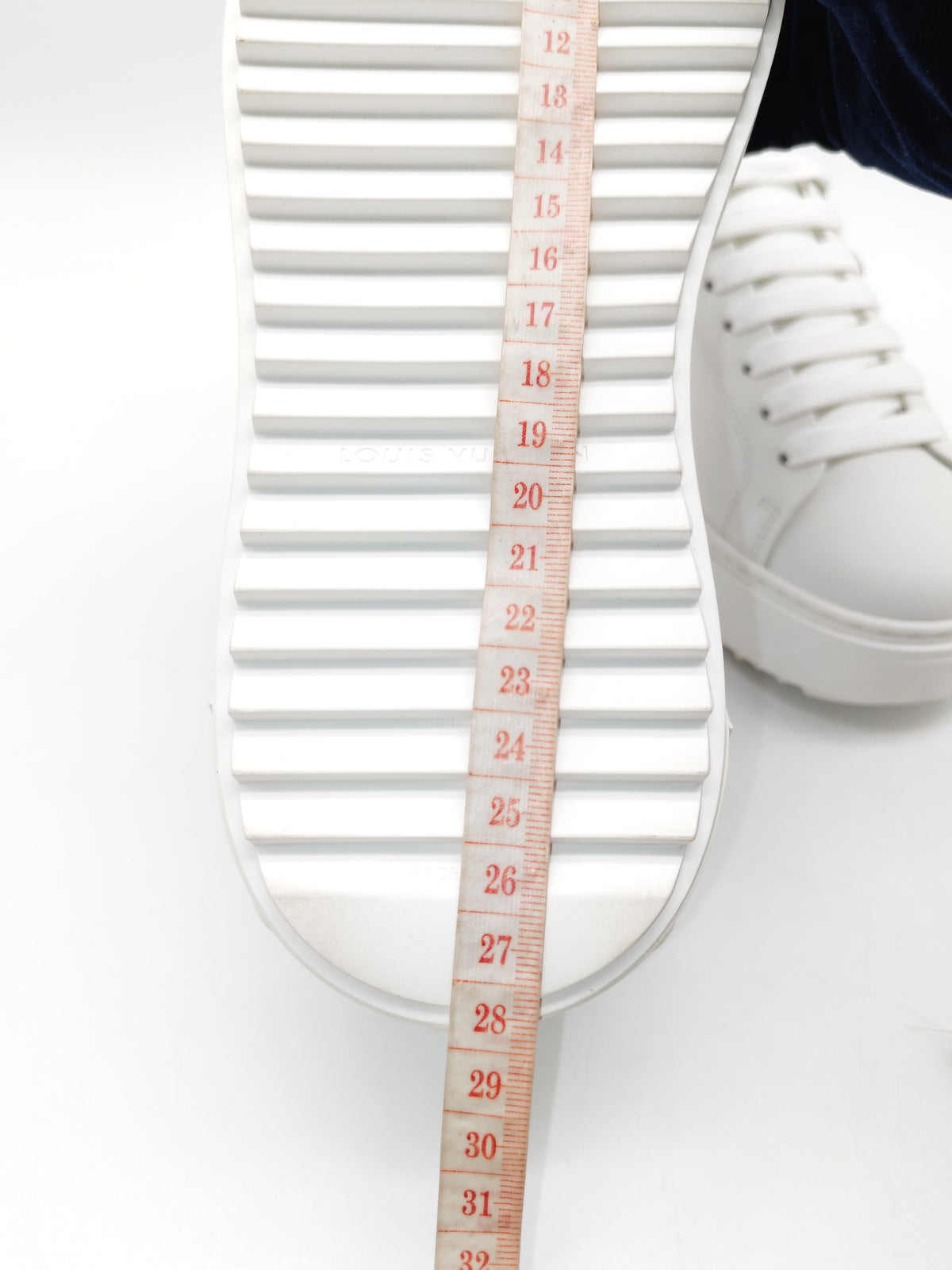 Louis Vuitton Time Out Sneaker in White with Silver Rhinestone Logo Size 38 EU (25.5 cm)