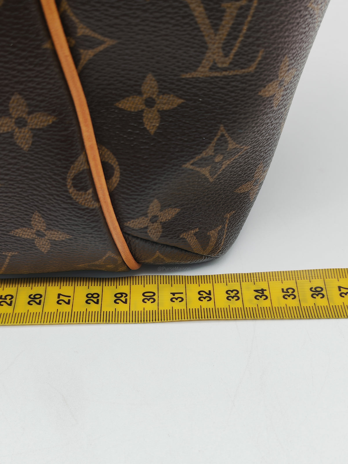 Louis Vuitton Totally MM Shoulder Bag in Monogram Canvas and Gold Hardware (Datecode: FL1180)